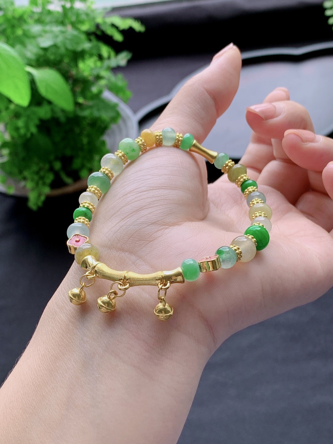 冰黄加绿手串算盘珠珠子手串,足金镶嵌,竹节,阳绿,尺寸7.4-5.1mm,重量10.9克