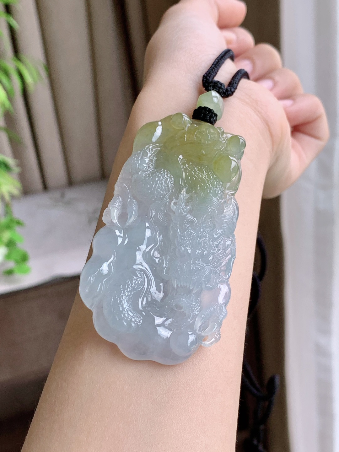冰飘黄翡大龙牌吊坠,性比高,超厚