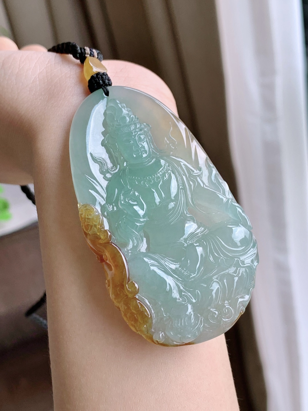 冰晴水自在观音牌吊坠,飘黄翡 俏色巧雕 厚装
