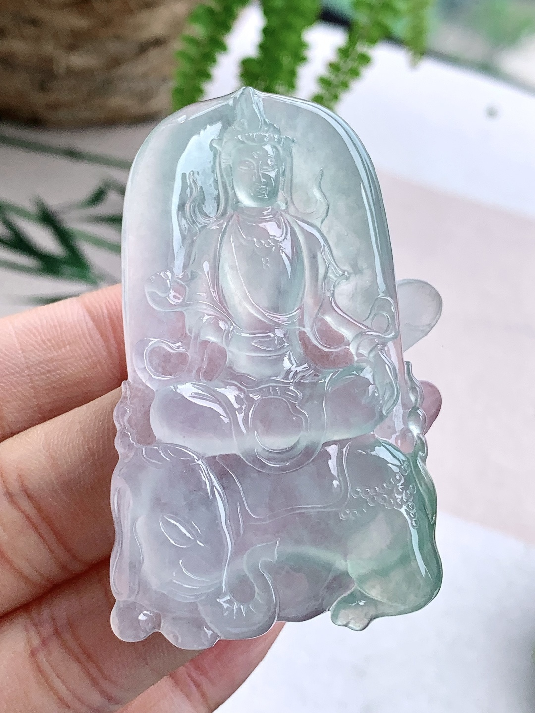 ️冰种普贤菩萨牌吊坠,说明性比高,尺寸61.7-36.4-5.8,重量28克