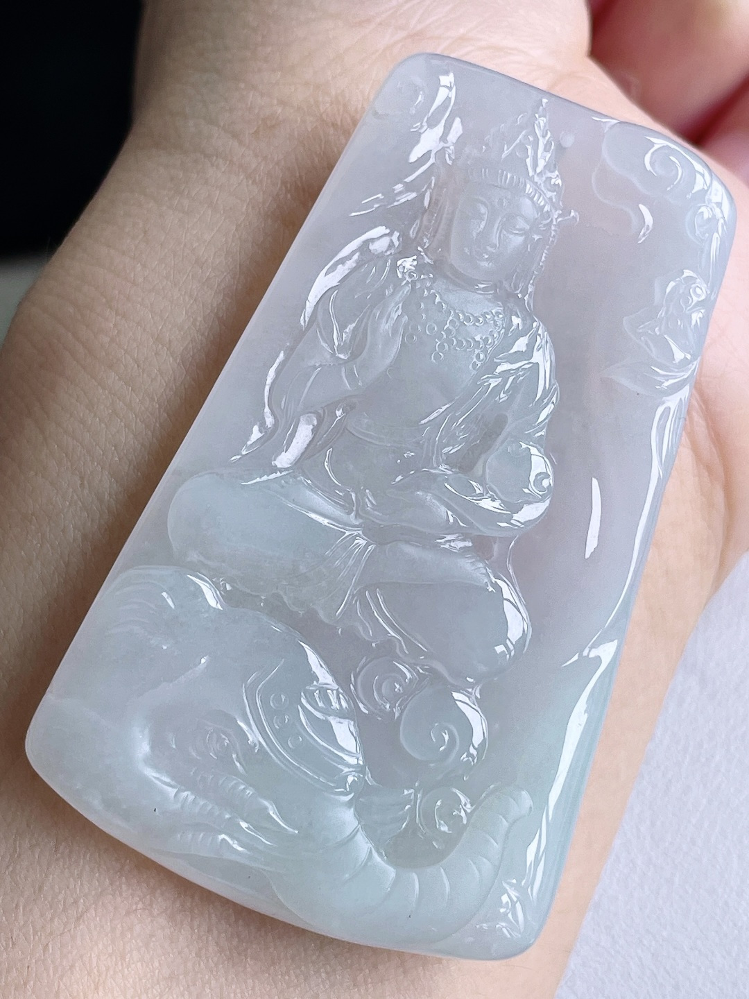 糯冰普贤菩萨牌吊坠,无裂,性比高,尺寸59.2-36.3-5.4,重量26.8克