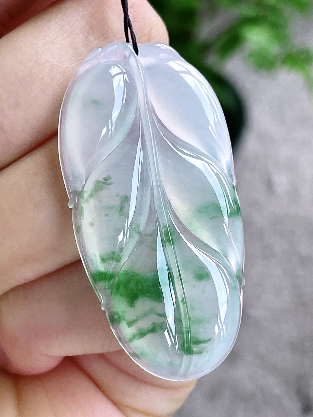 高冰飘绿花树叶飘绿花大叶子吊坠,缅料,无裂,性比高,飘花,尺寸46.8-23.8-5.2,重量11.1克