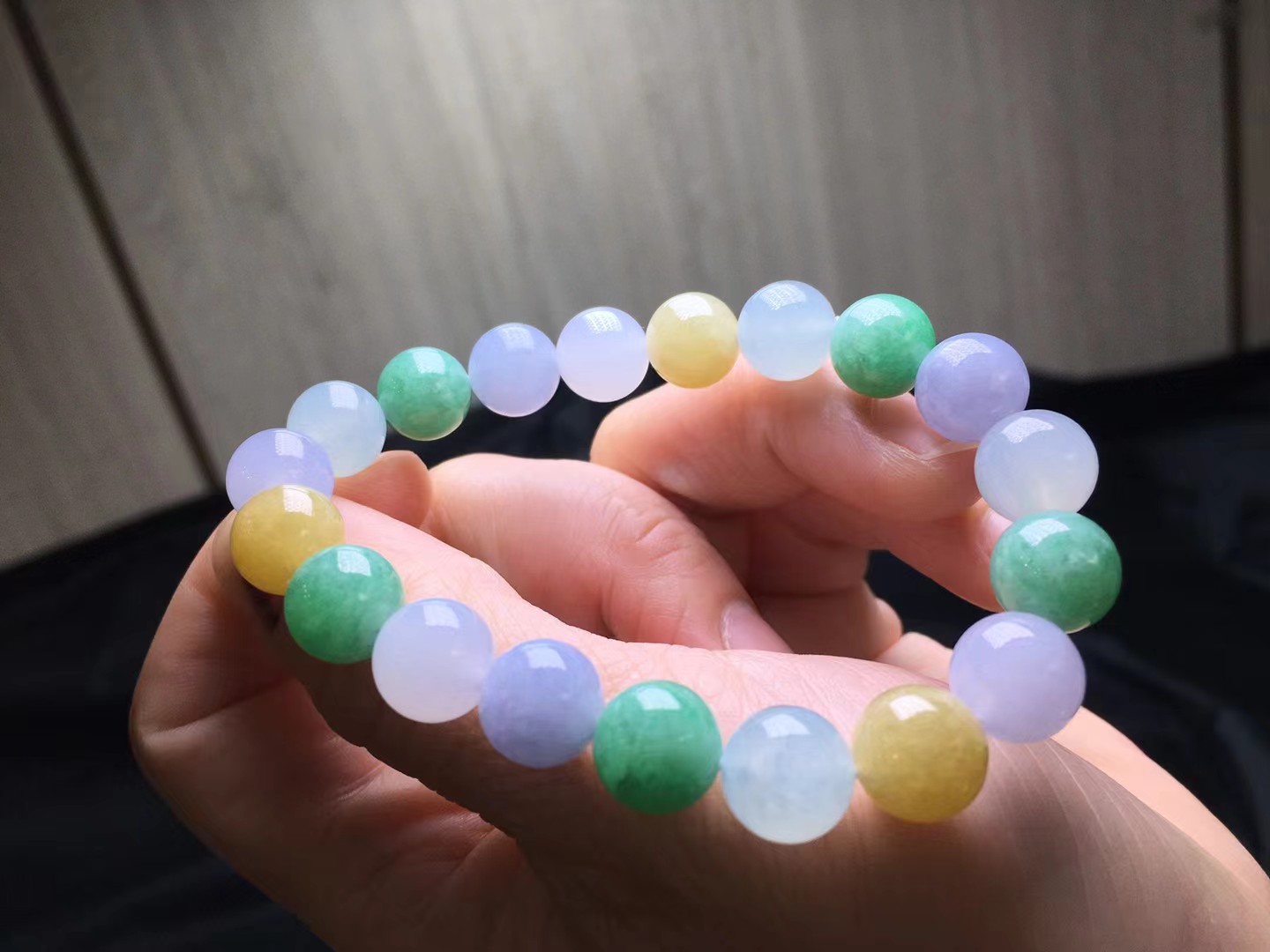 ️ 三彩手串，卡10mm，19颗，种好，玉质细腻，均匀，色浓，鲜艳，颗颗精选，耐看