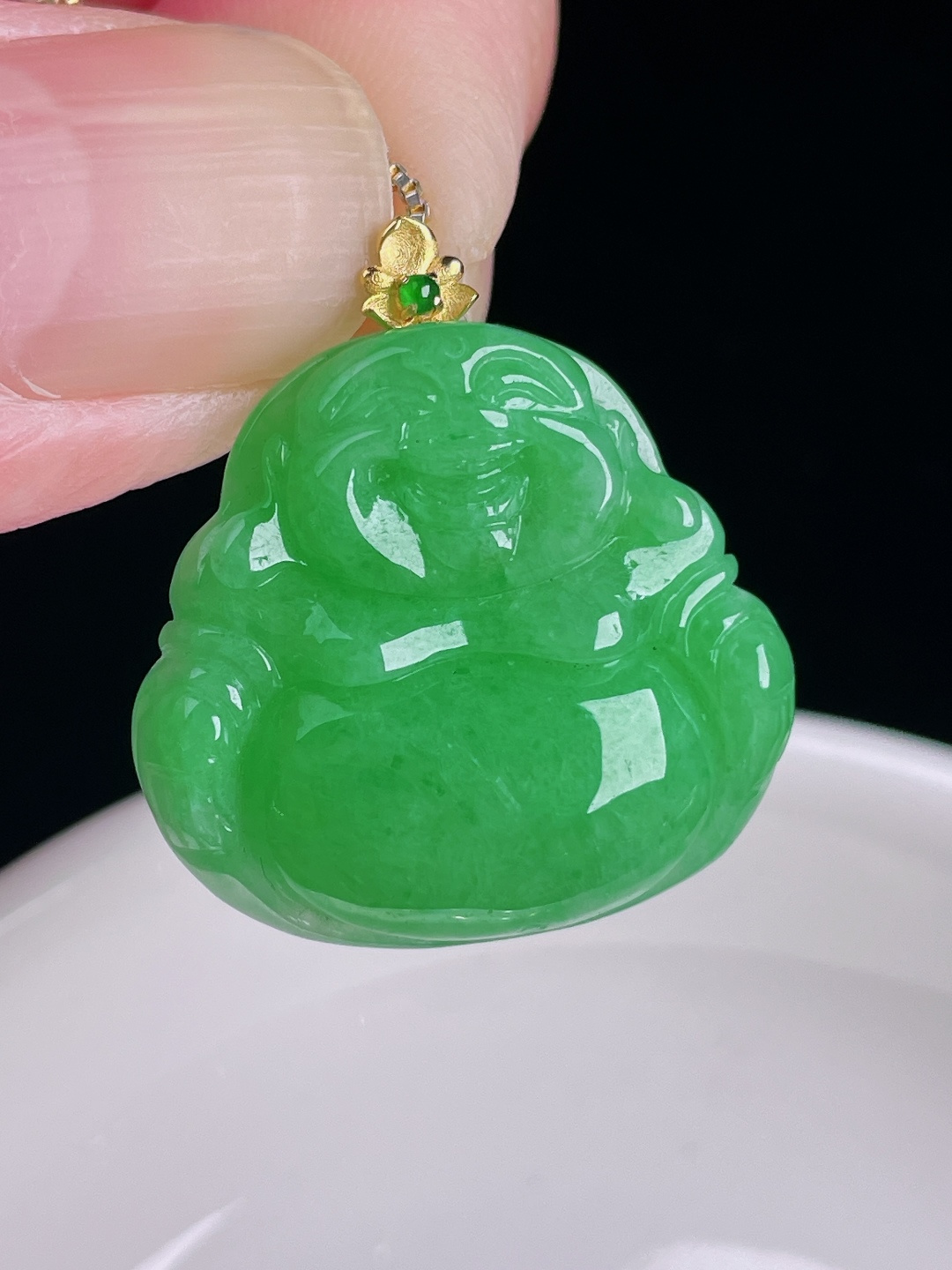 阳绿佛公，18k镶嵌，老种起光，细底通透，尺寸：27裸石23/24.4/6mm0828