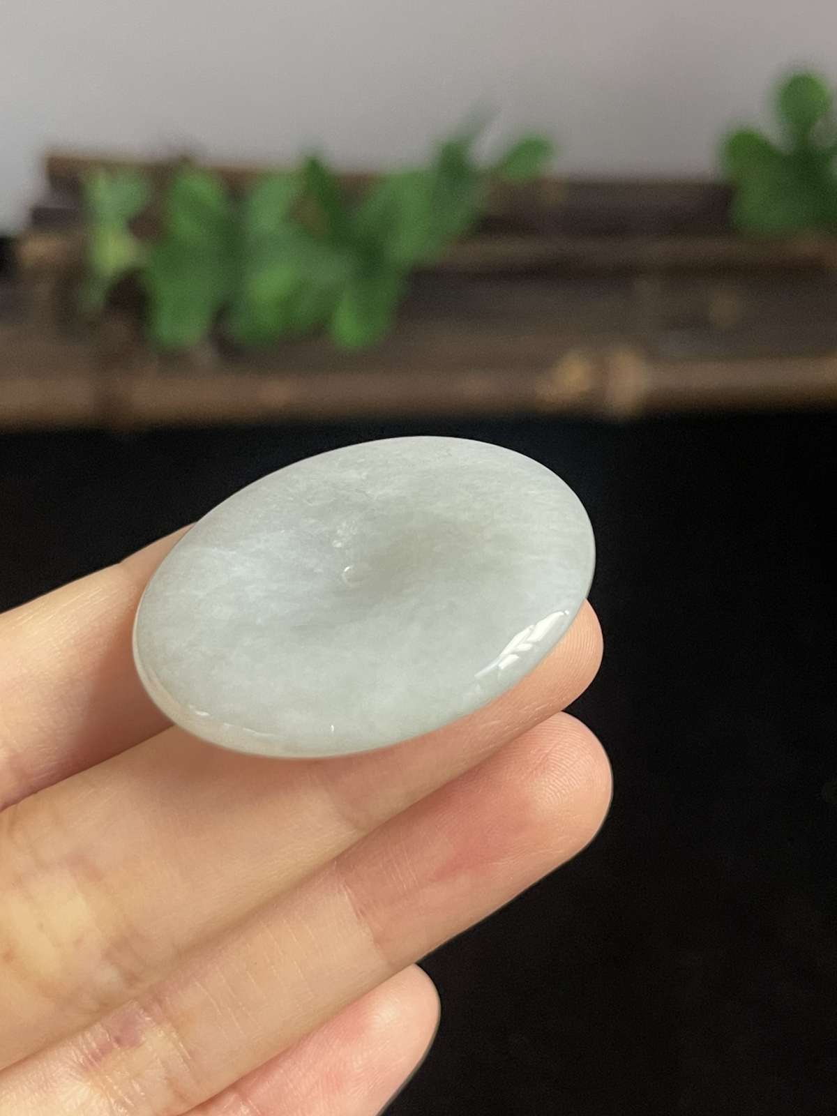 翡翠糯化种白色平安扣