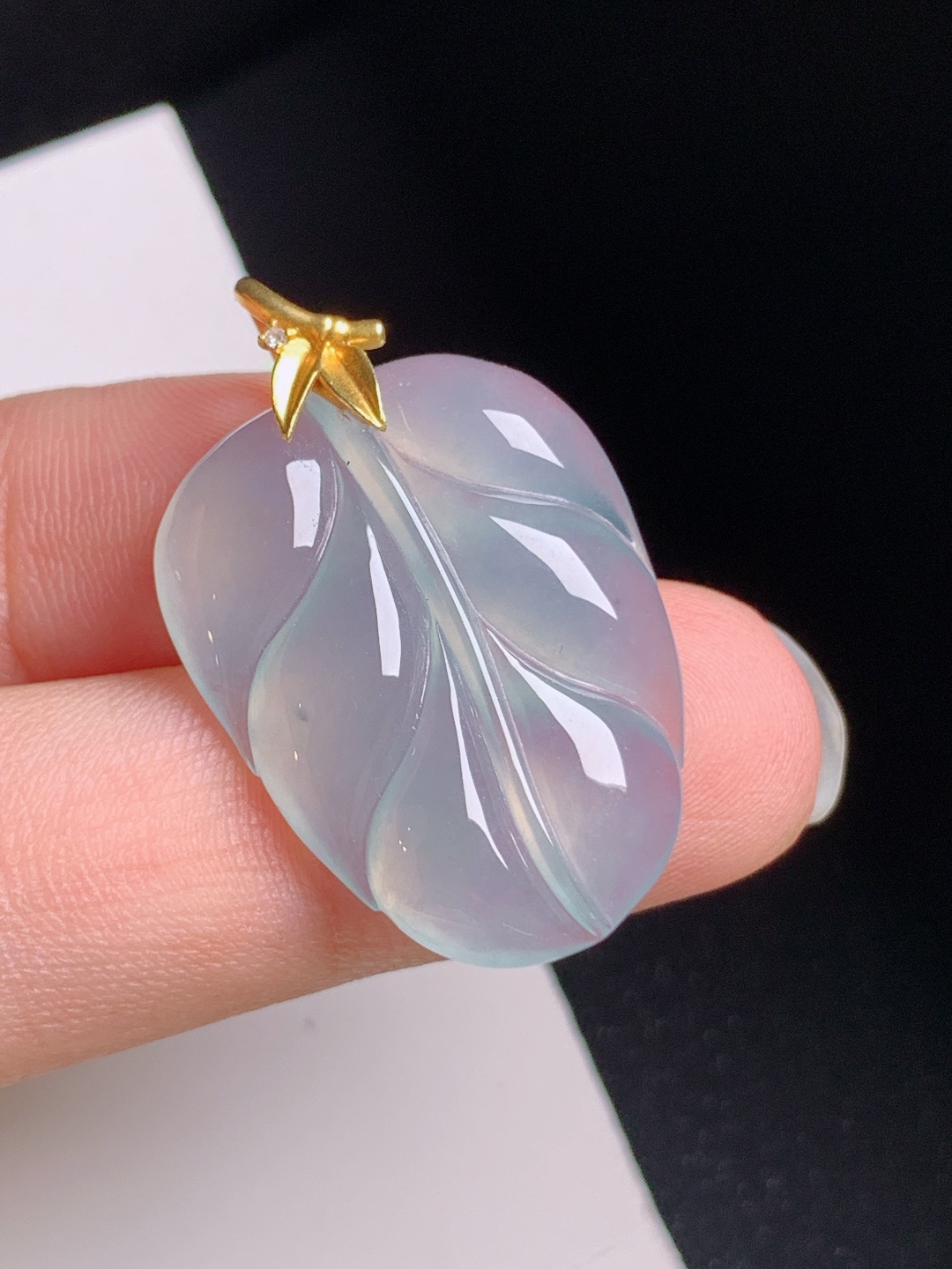 树叶吊坠，清透起胶，线条流畅，金枝玉叶