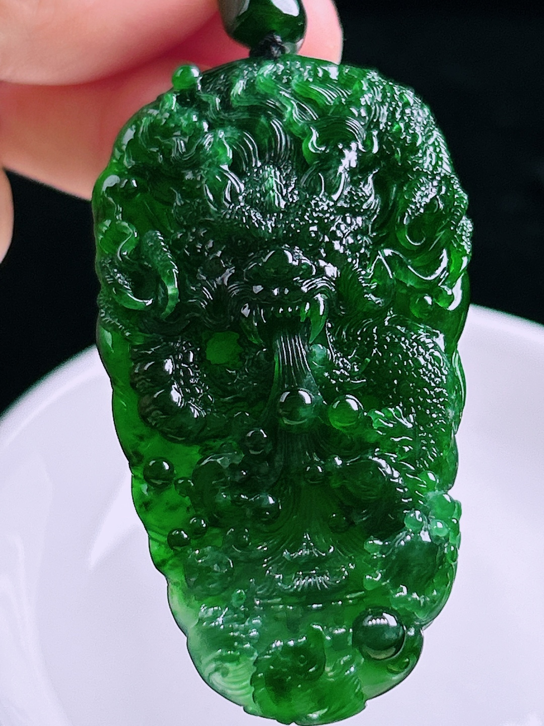 辣绿龙牌，老种起光，细底通透，尺寸：66.5/36.3/10.4mm0828