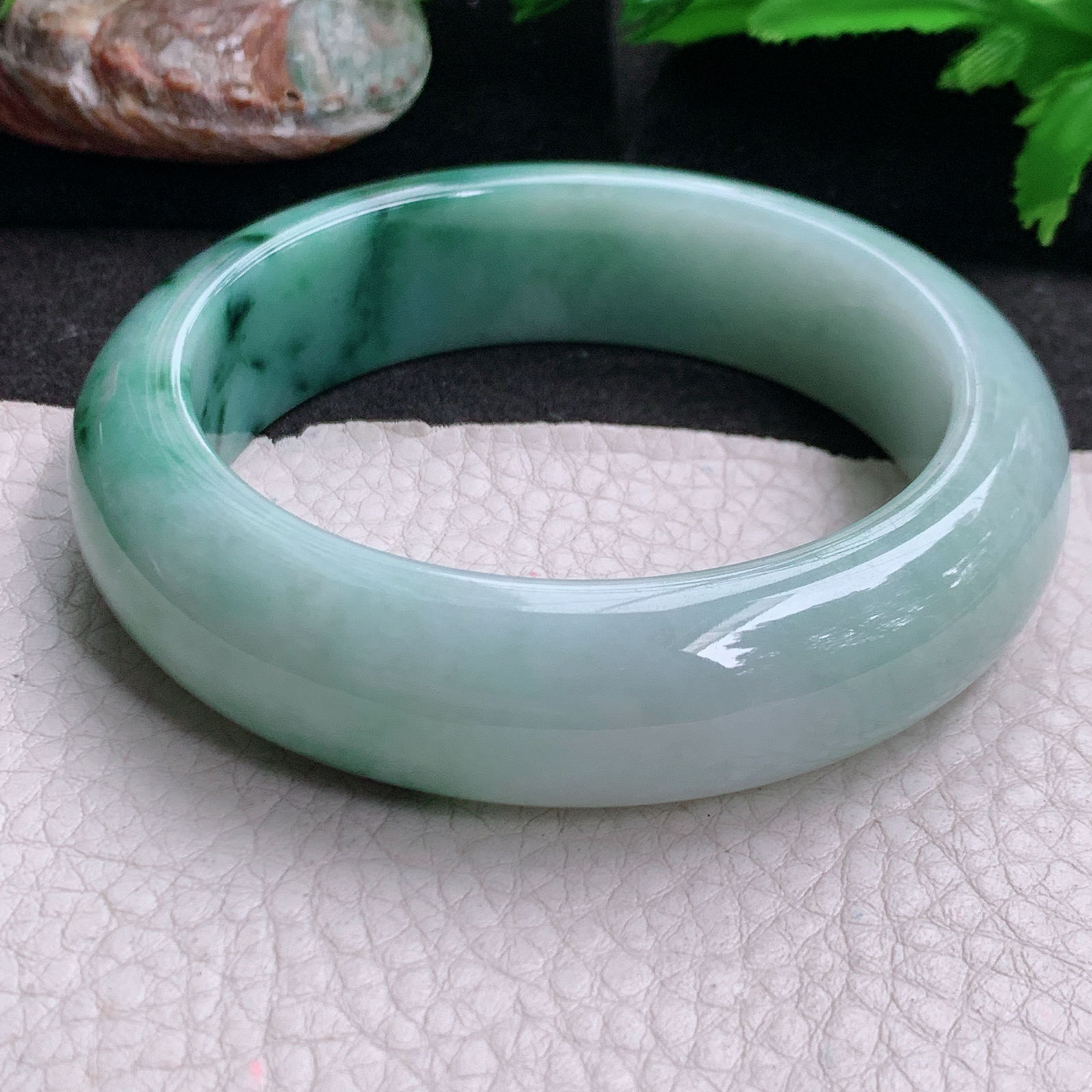 js自然光58*16.8*10轮胎镯 缅甸翡翠a货玉手镯飘花厚装宽边玉手环