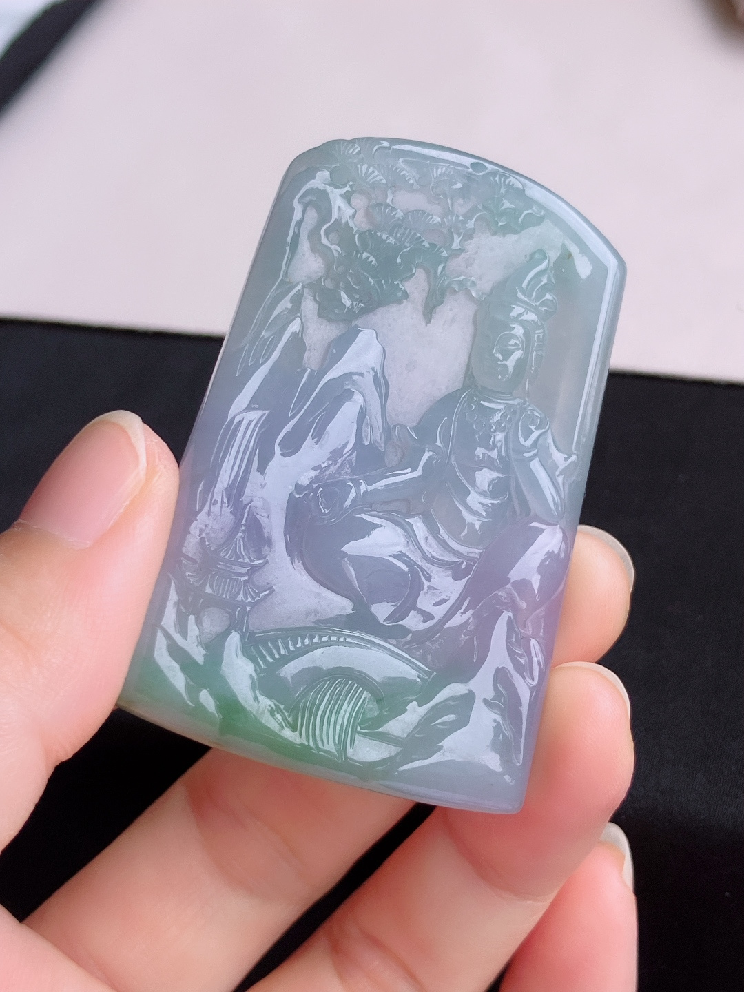 ️双彩观音，晶莹剔透，尺寸60.8/39.6/5.2/自然光实拍