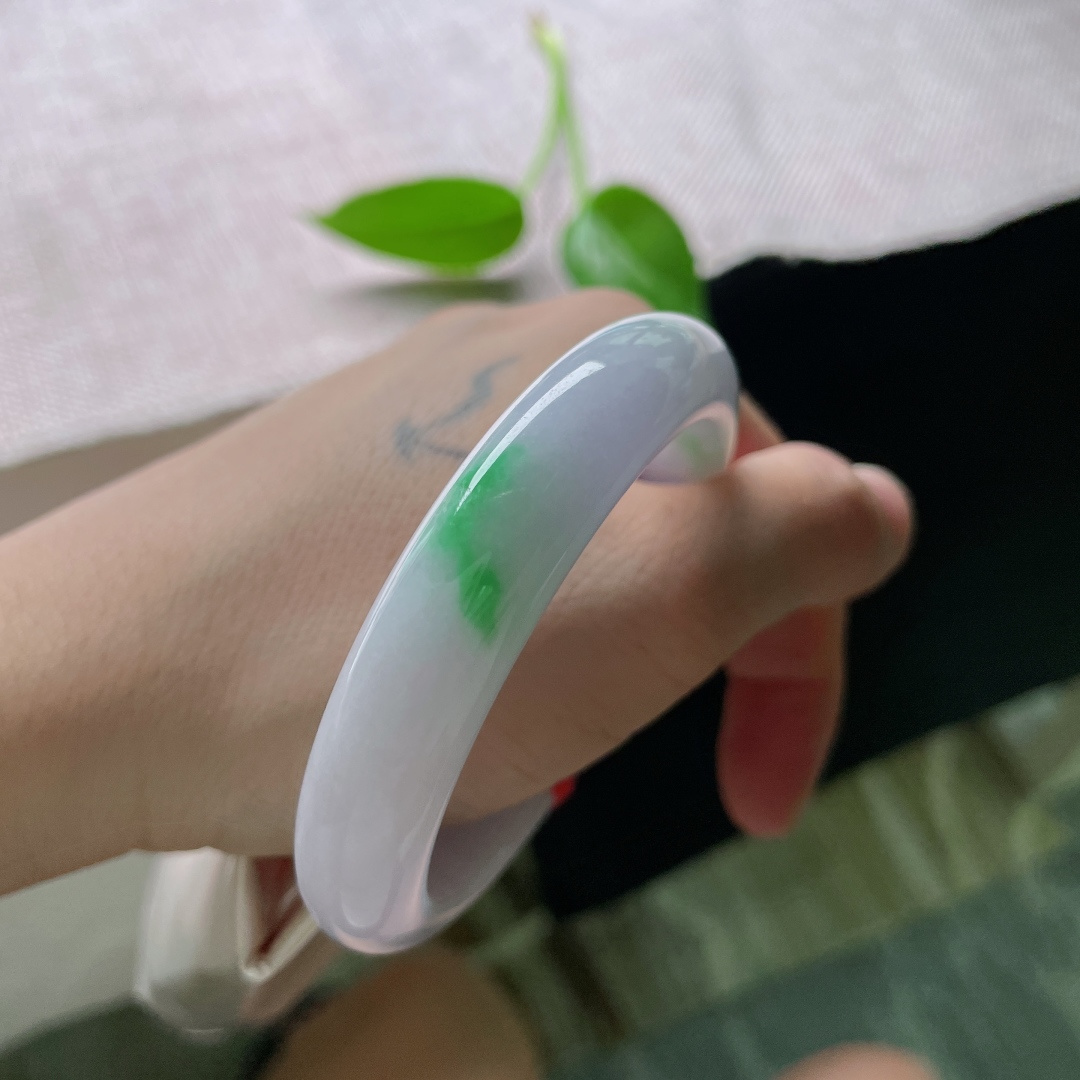 55/12.1/8.2，春彩正圈，点翠千金，种老水足，底子细腻，粉面含春威不露，细纹，ss55566a