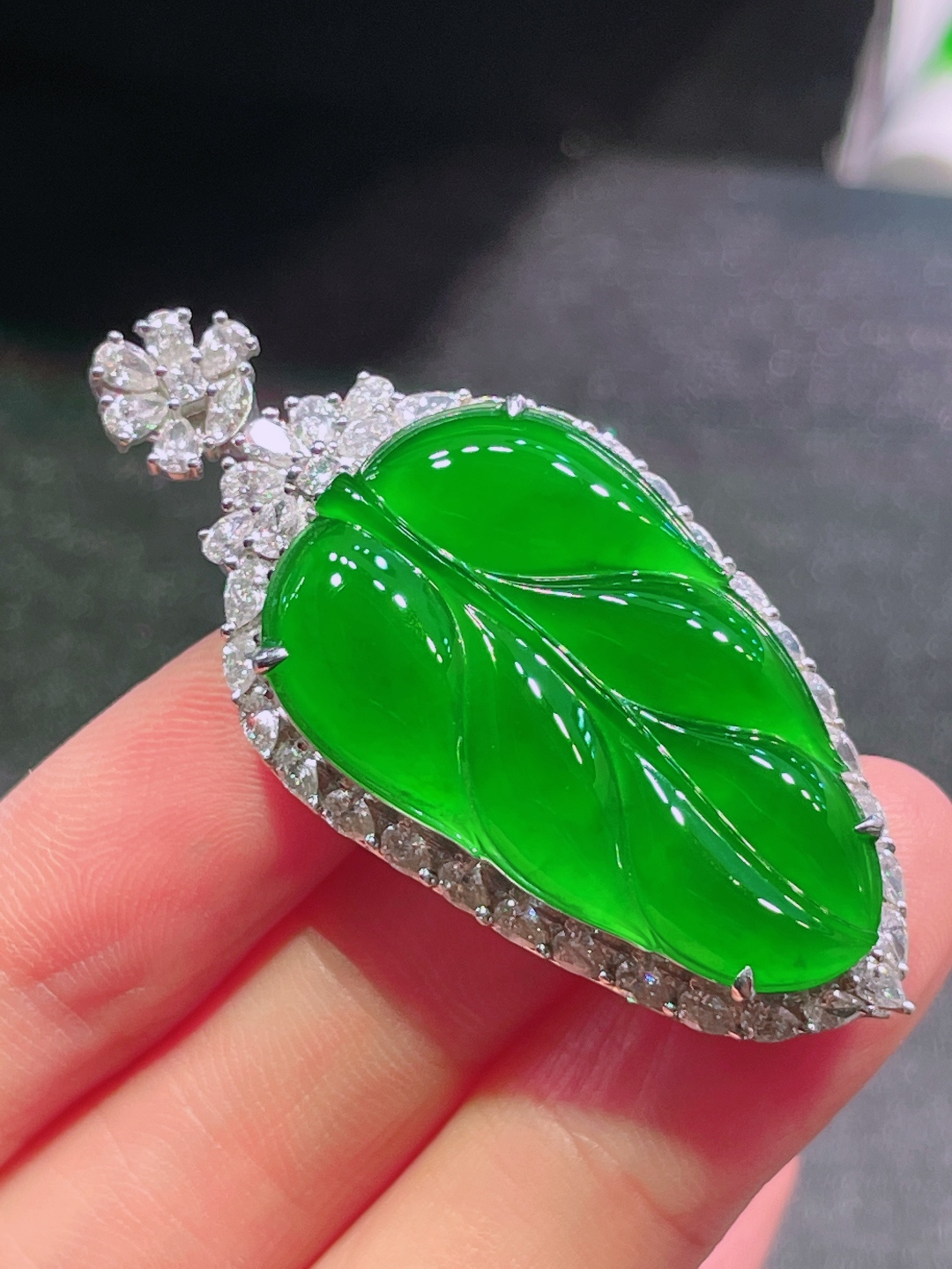 高冰绿树叶吊坠，晶莹剔透，新颖时尚，品相，34-21-3