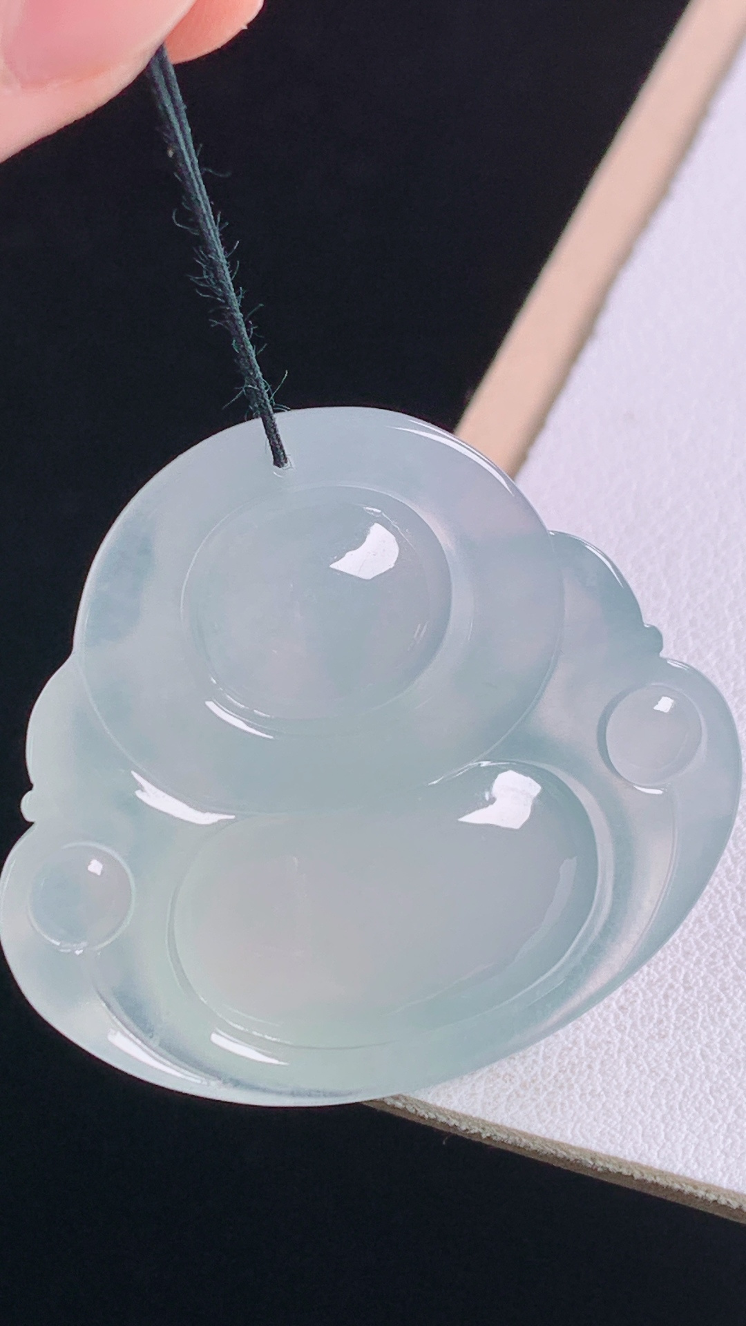 高品质佛公，种水，冰透起光，无裂，尺寸:35.0-38.6-10.6mm