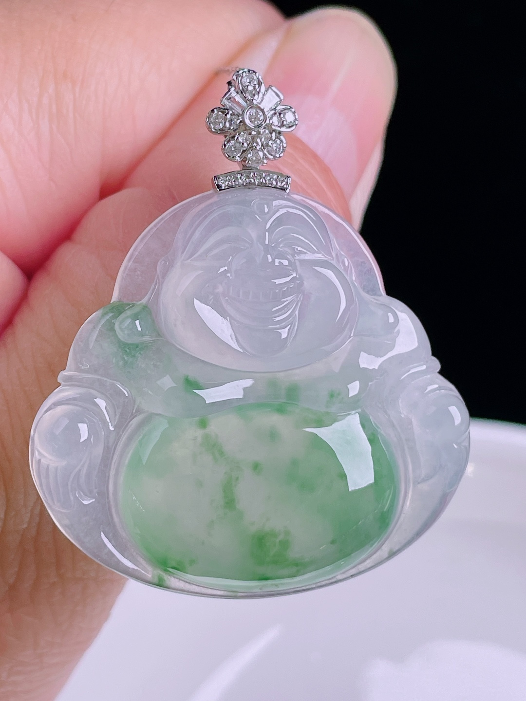飘绿佛公，18k镶嵌，老种起光，细底通透，尺寸：40裸石31/34.3/6.4mm0828