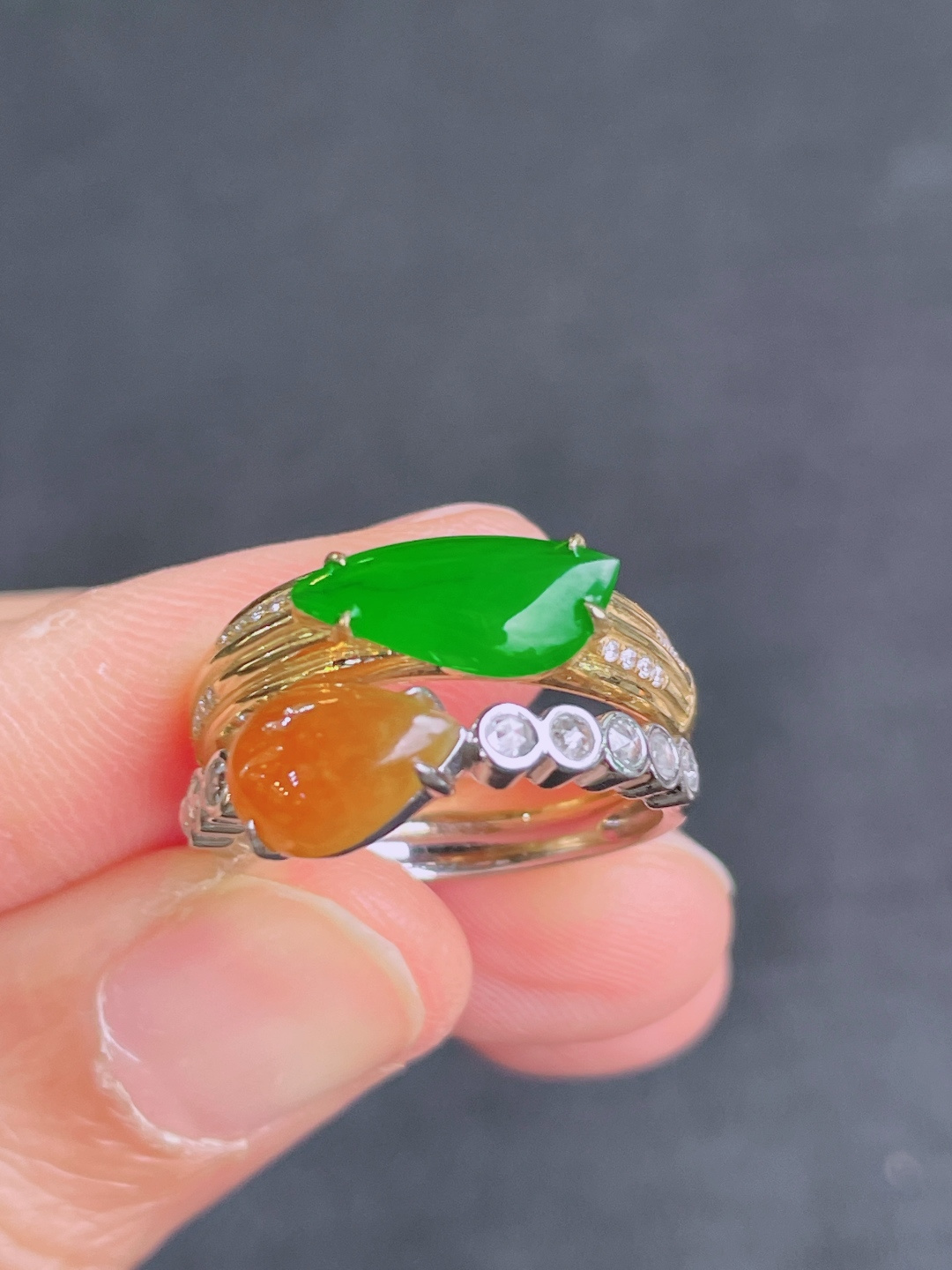 高冰绿蛋面戒指，晶莹剔透，新颖时尚，品相，12.5-6-4