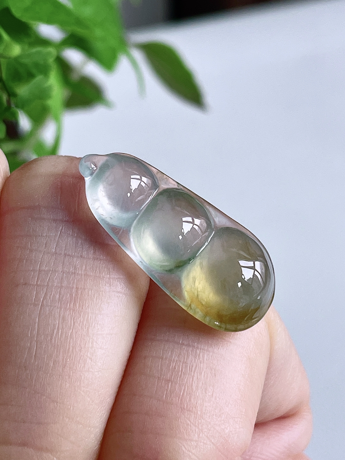 【裸石】冰飘黄翡豆子福豆吊坠
【说明】缅料 完美 性价比高  
【尺寸】34-11.7-6.7
