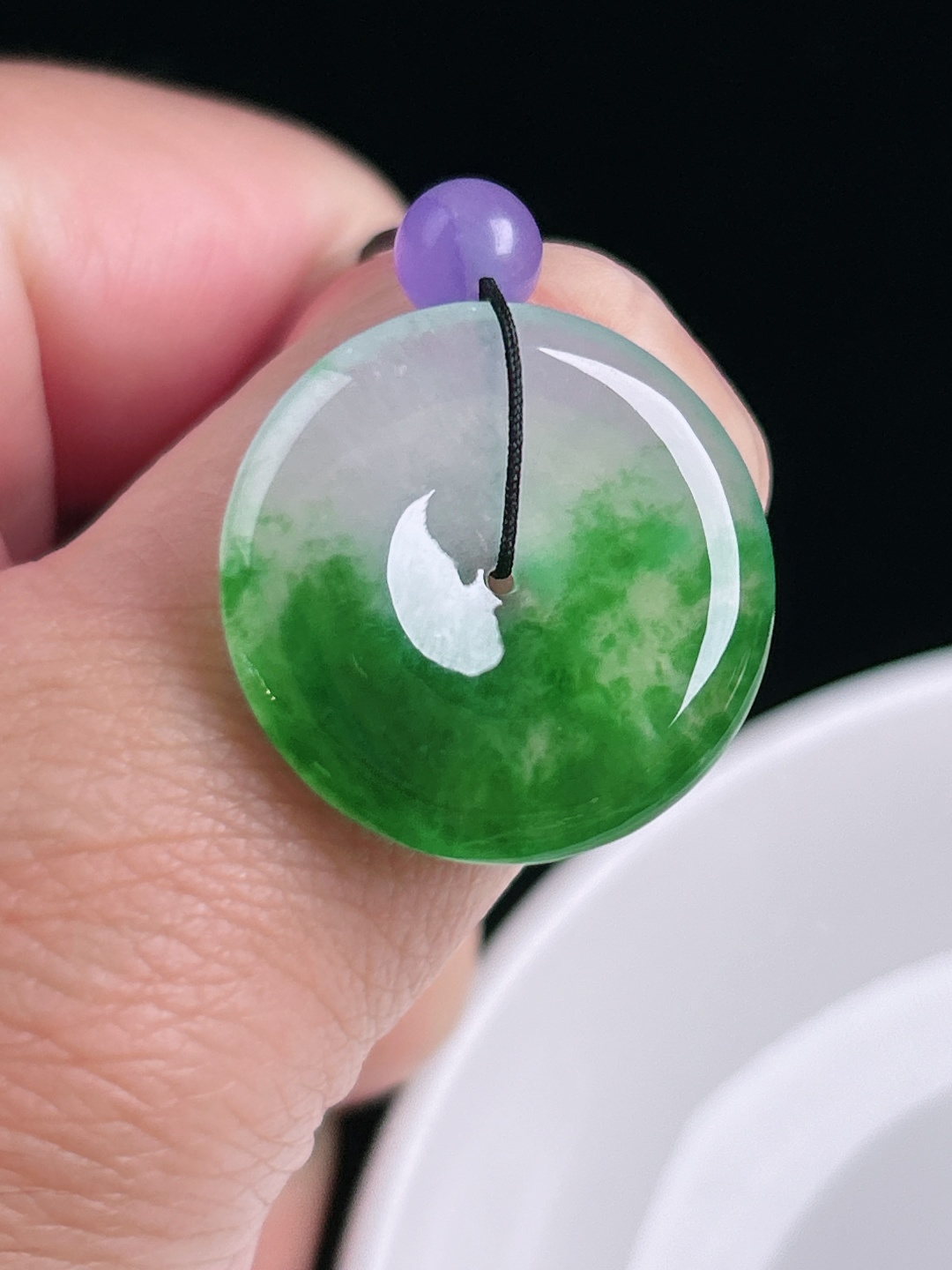 辣绿平安扣，老种起光，细底通透，尺寸：24/4mm0828