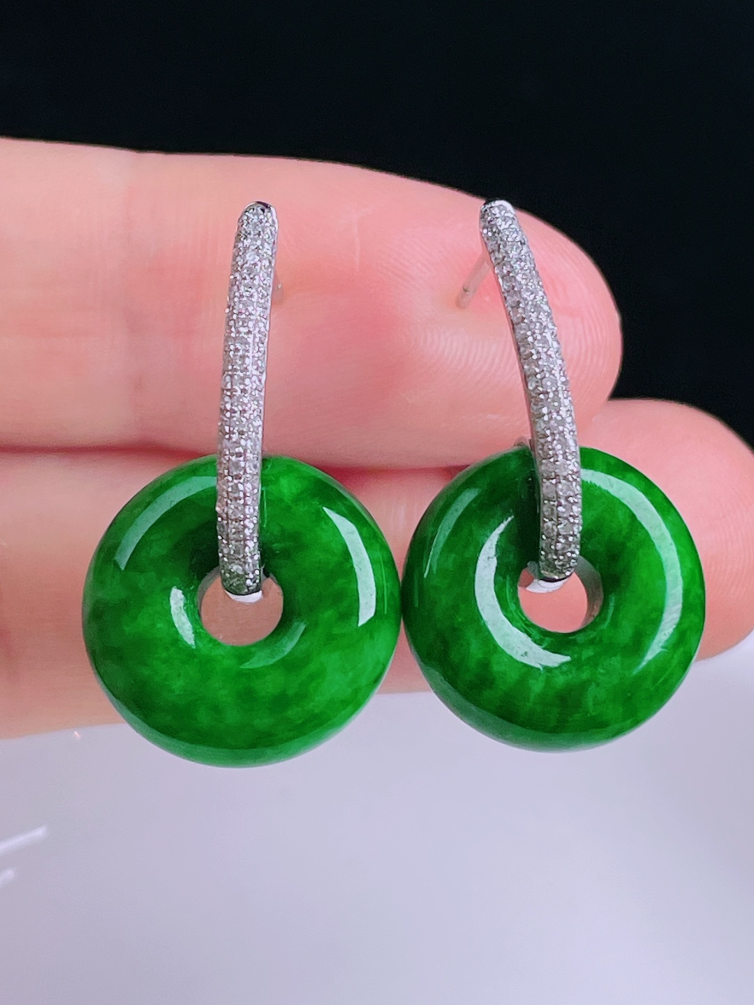 辣绿耳坠，18k镶嵌，老种起光，细底通透，尺寸：裸石15.8/6mm0828