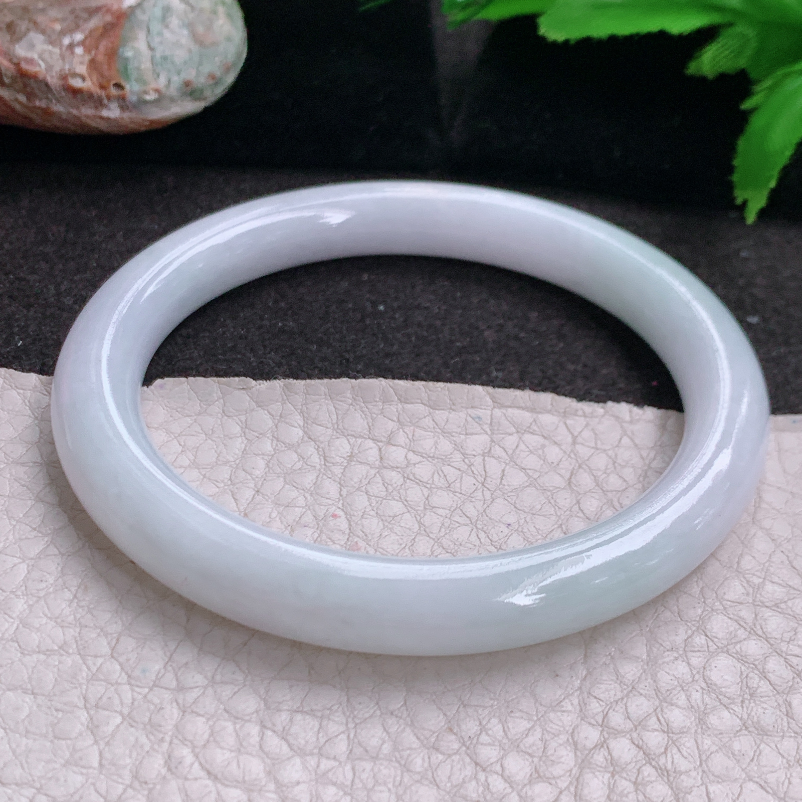 ee自然光56*8.3*8.5叮当镯 缅甸翡翠a货玉手镯纯美圆条美人镯