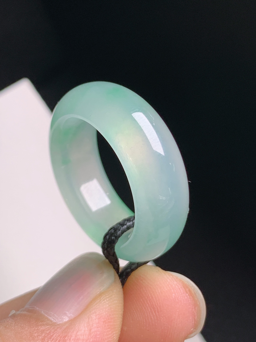 冰种飘绿指环，清透起胶，水润柔和，简约大气