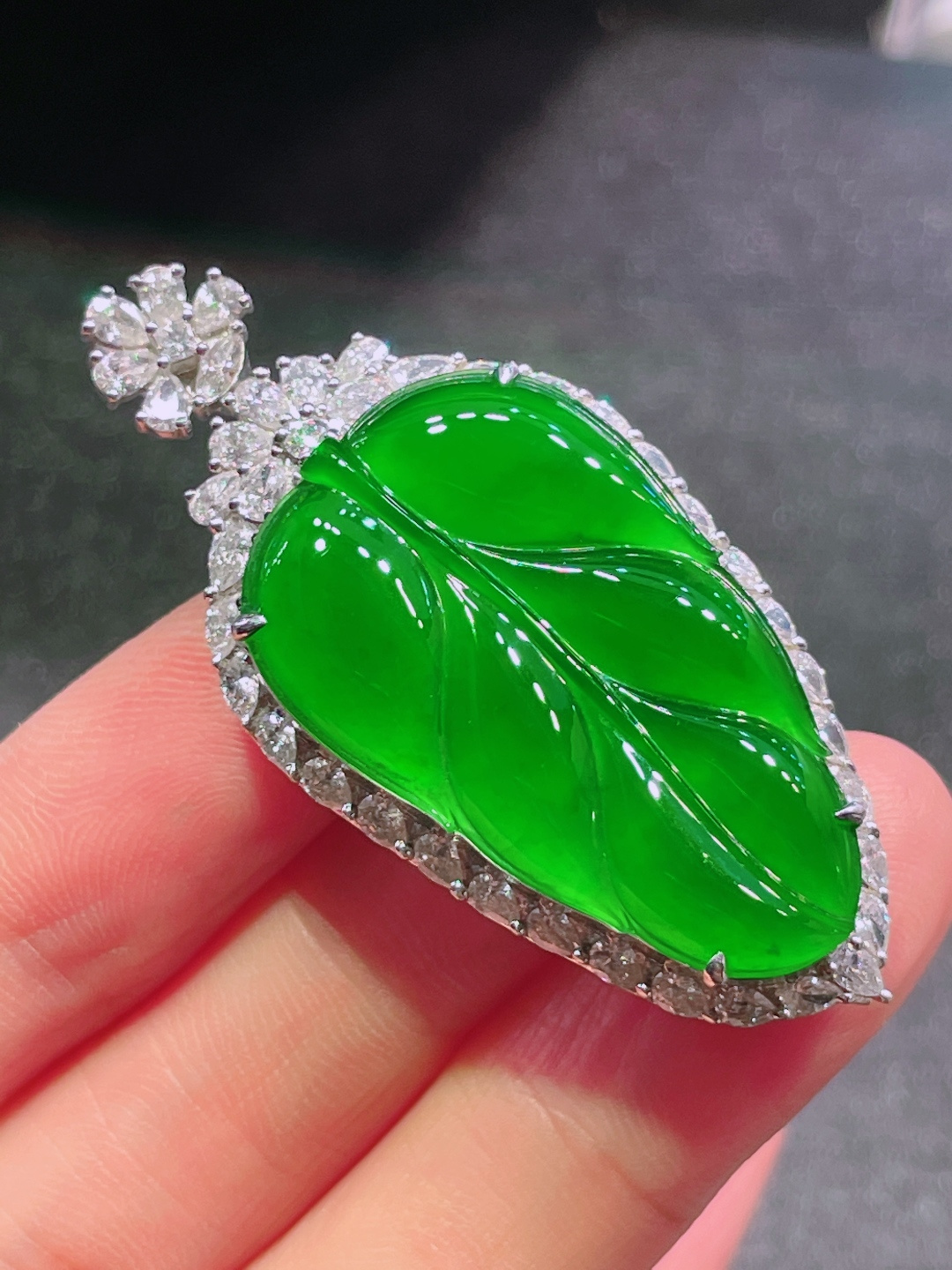 高冰绿树叶吊坠，晶莹剔透，新颖时尚，品相，34-21-3