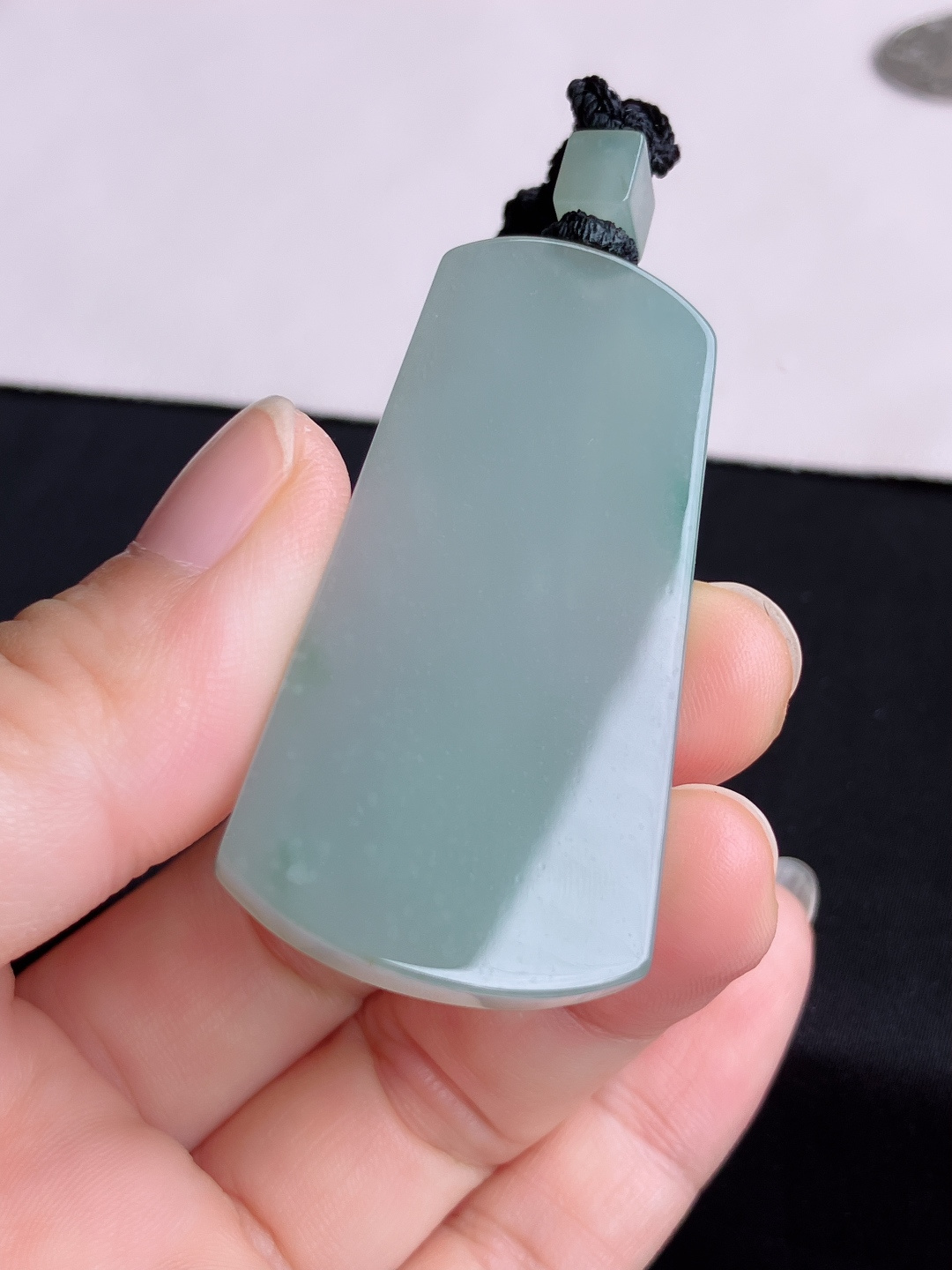 底色平安牌，简约时尚，尺寸52.3/26.8/5.6/自然光实拍