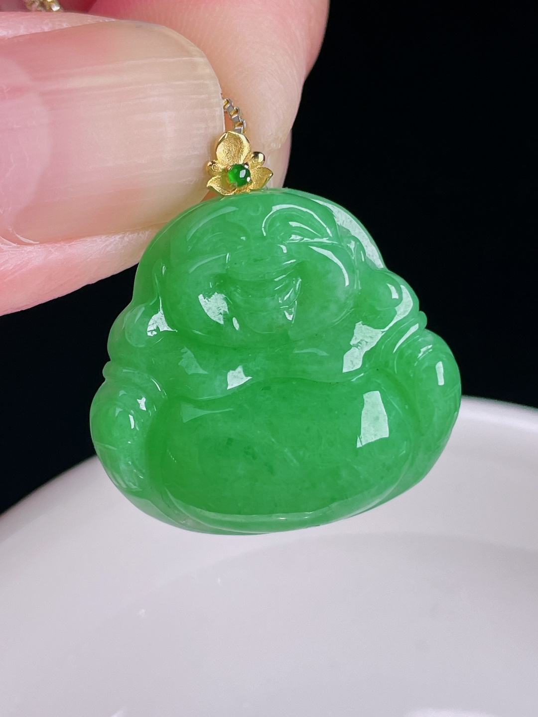 阳绿佛公，18k镶嵌，老种起光，细底通透，尺寸：27裸石23/24.4/6mm0828