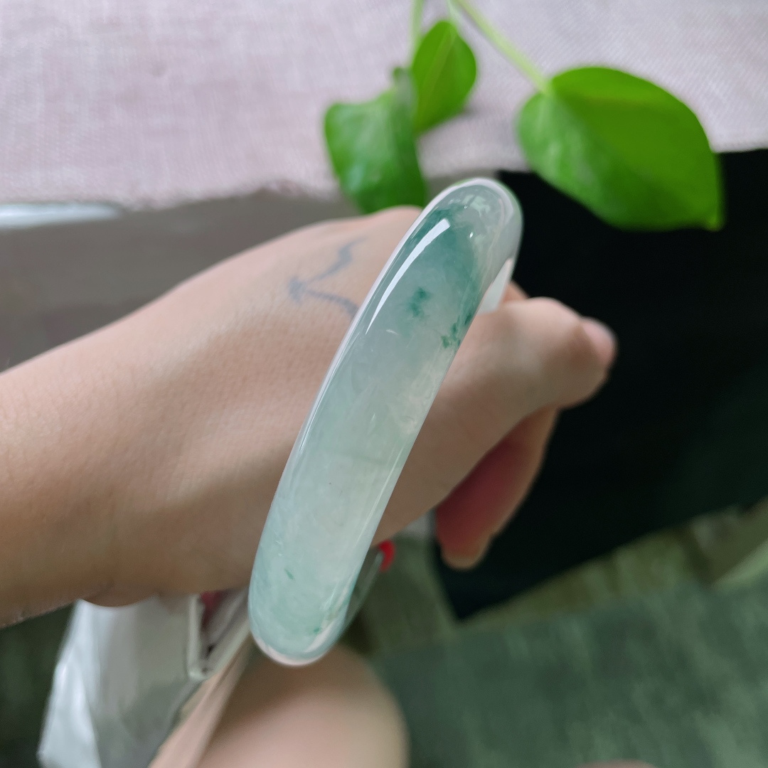 飘花正圈，冰润，莹润玉骨，缥缈飘，东方温婉氛围，贵气，无裂，ss56177a