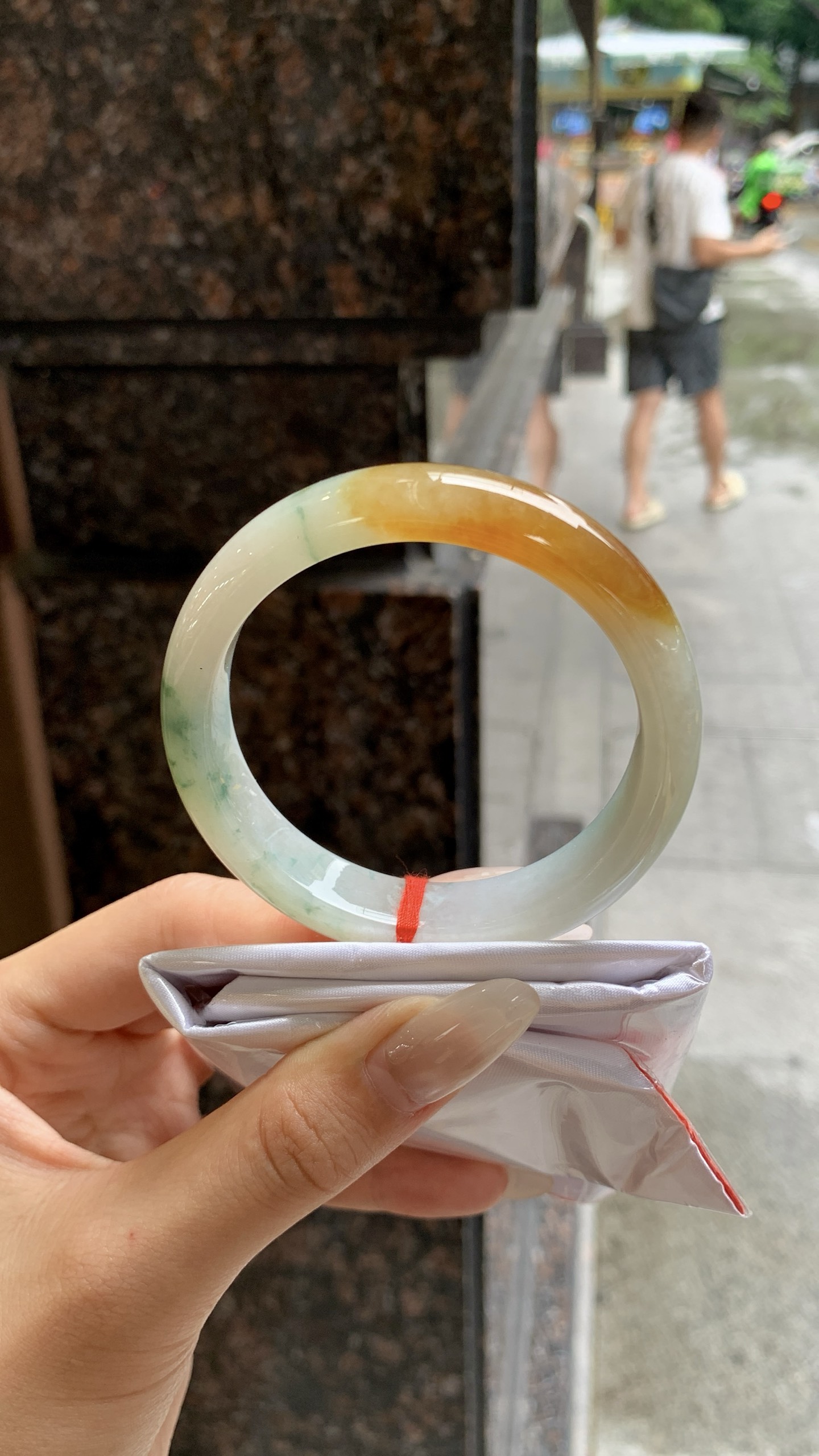 黄翡飘花成品手镯,尺寸56.1-12.9-7.9