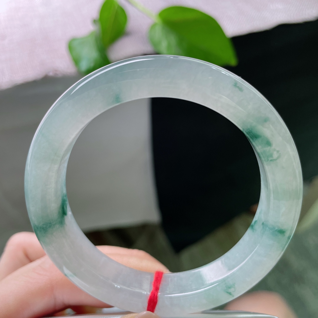 飘花正圈，冰润，莹润玉骨，缥缈飘，东方温婉氛围，贵气，无裂，ss56177a