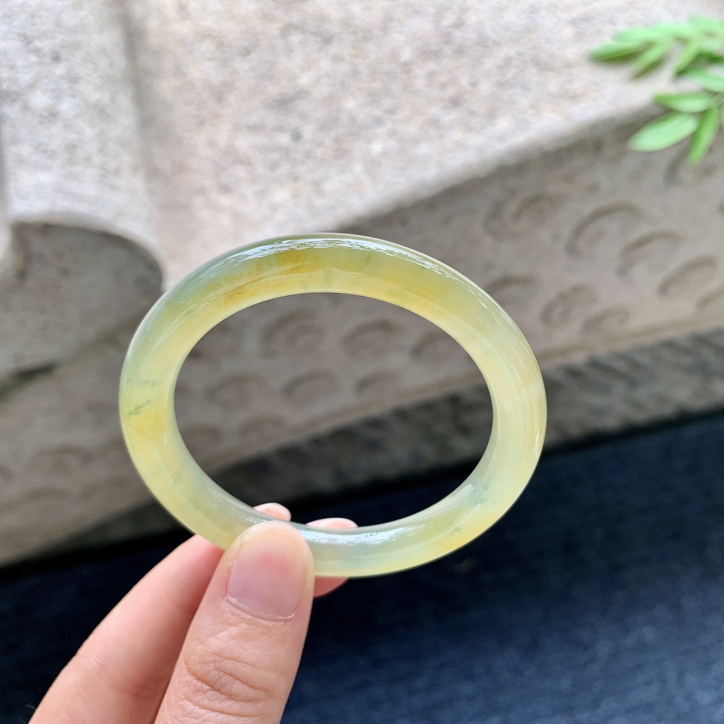 圆条49 50,圈口50.1/8/8,编码DZ082901,冰糯黄翡，水润，种老，细腻，无裂