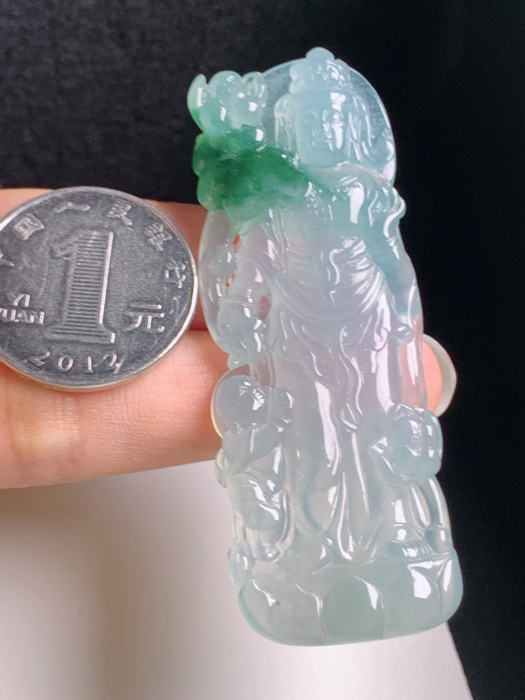 冰种飘花观音，冰透灵动，雕工细致，福运相伴