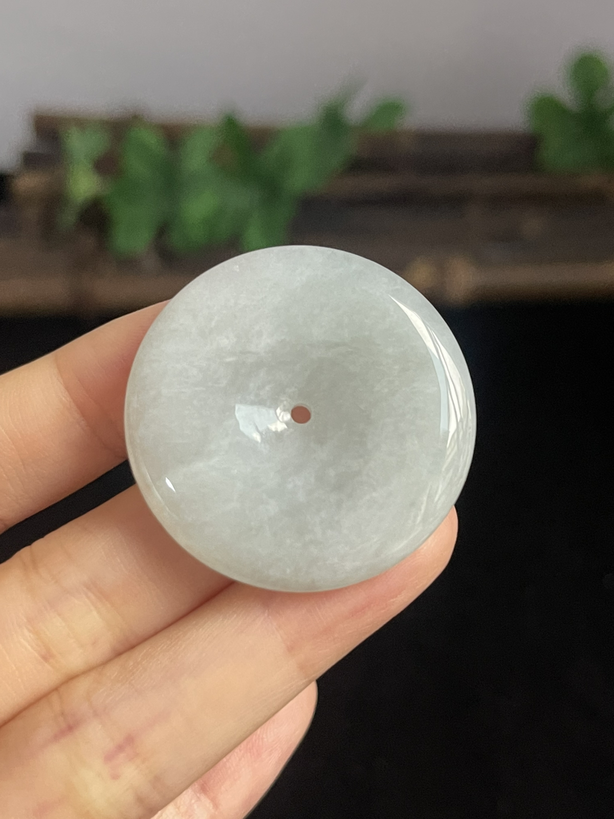 翡翠糯化种白色平安扣