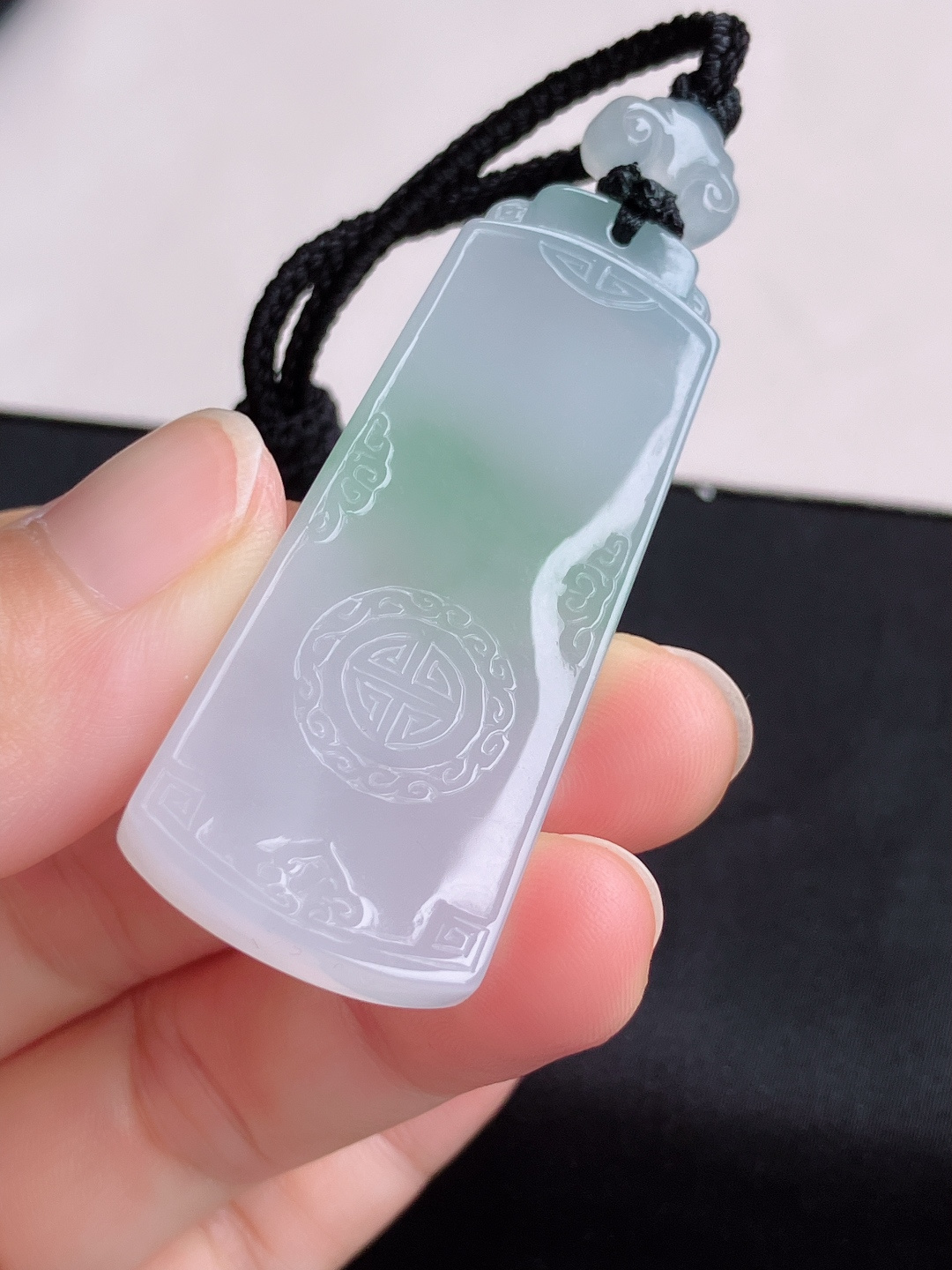 双彩平安牌，简约时尚，尺寸53/22/6/自然光实拍
