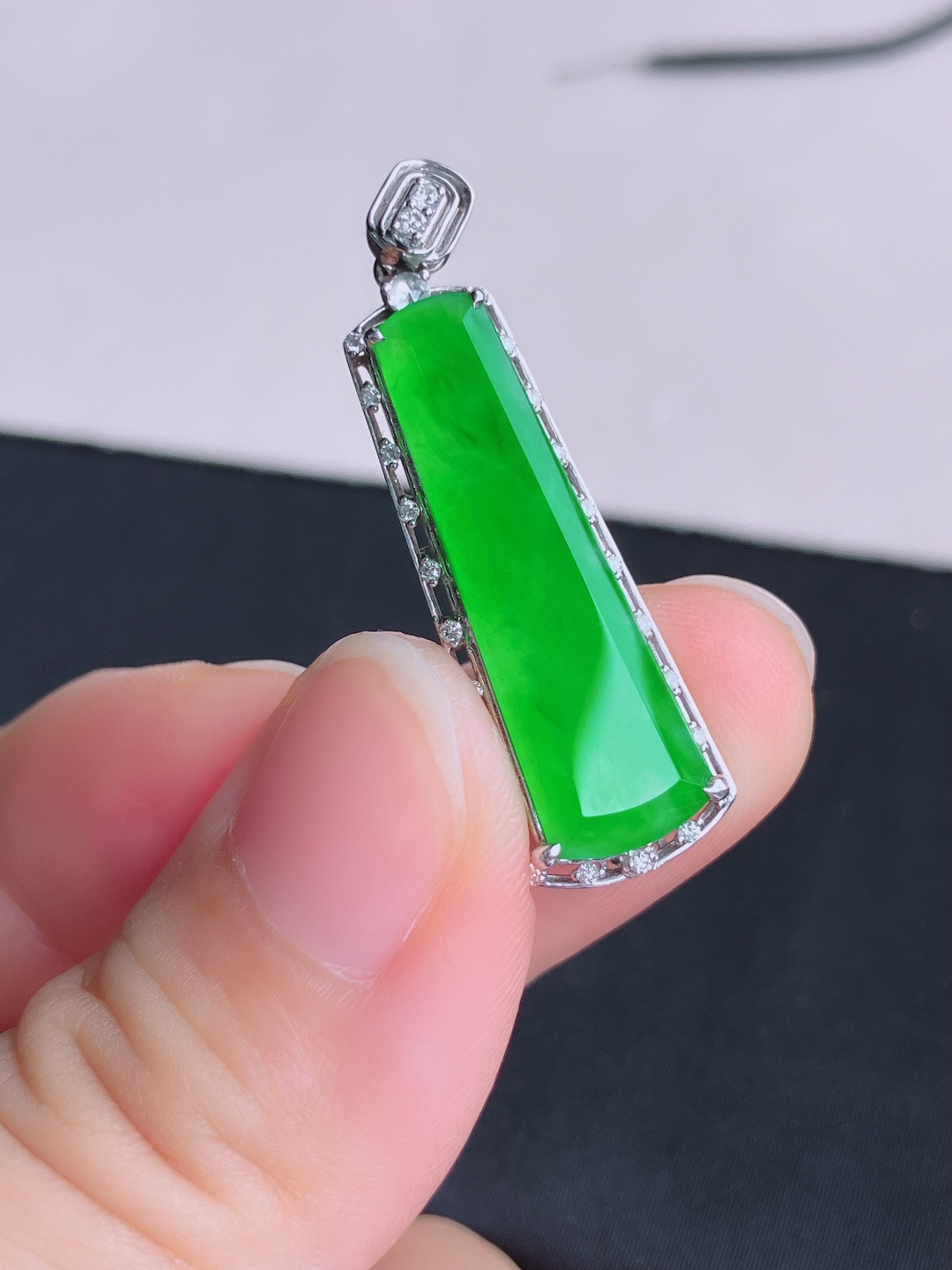 ️阳绿平安牌，简约时尚，尺寸36.5/31.6/10.5/6.5/自然光实拍