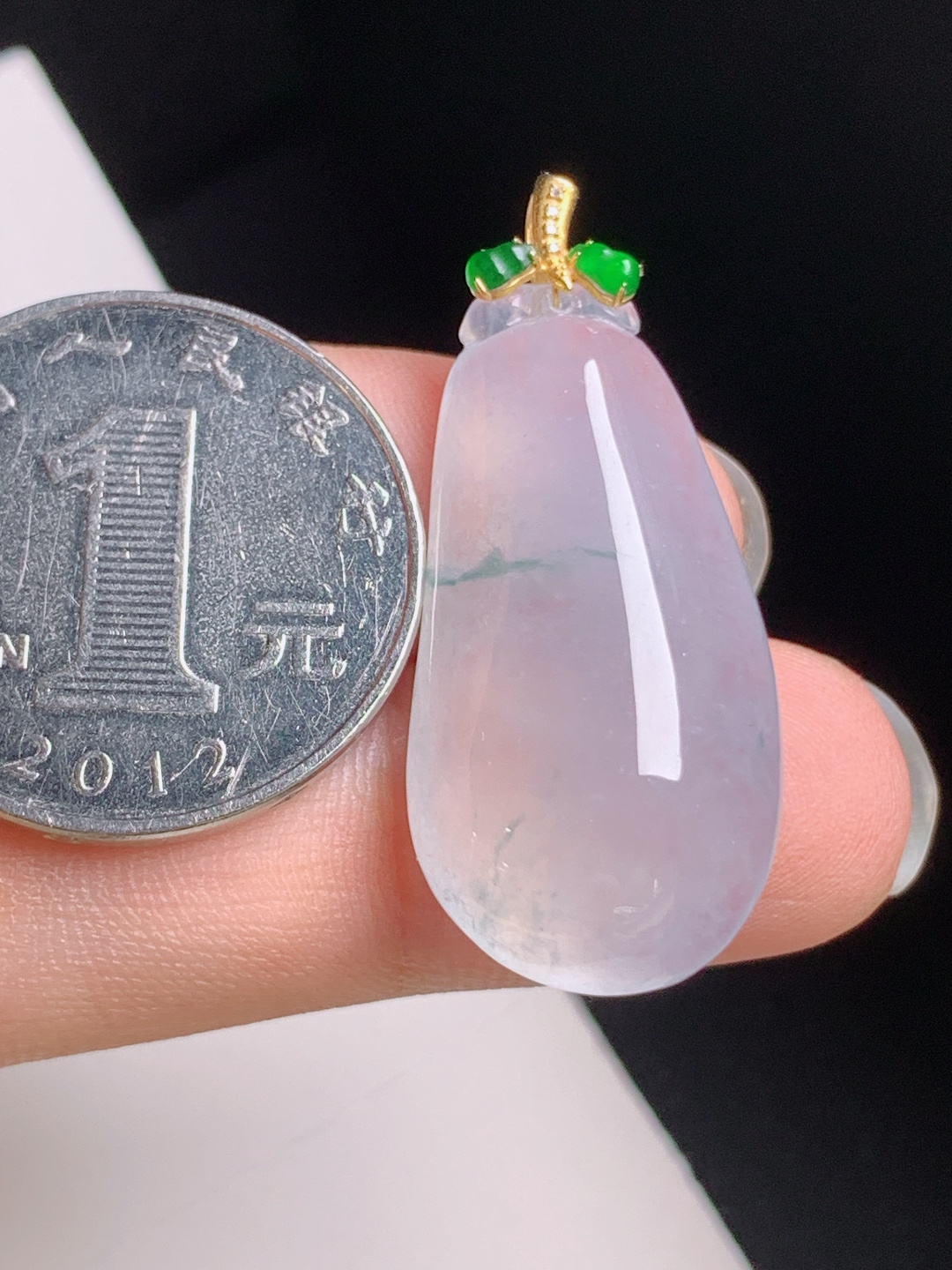冰种飘花福瓜吊坠，紫韵淡雅，形体饱满，水润莹亮，多子多福，裸石31.6-15.8-8.135.8，082508