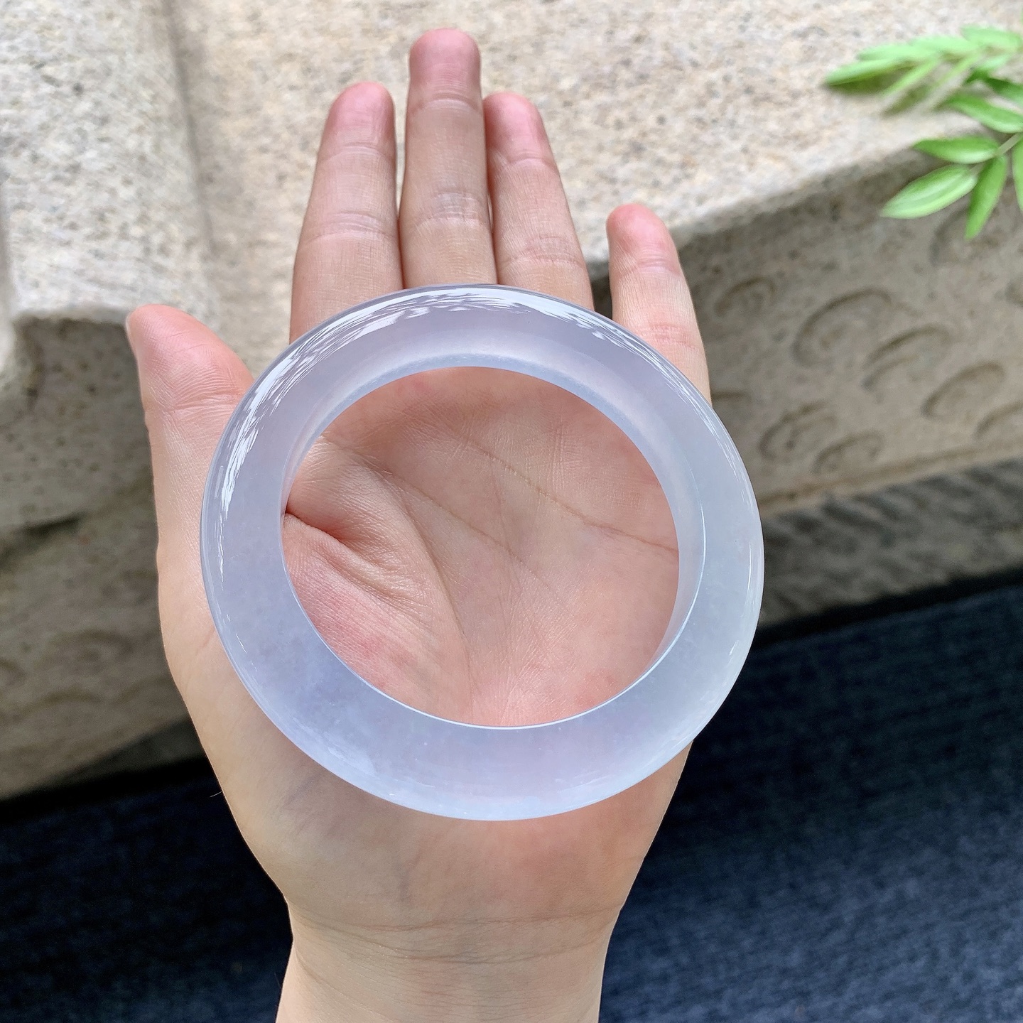 正圈57 58，圈口58.3/11.8/10.5，编码GJ082941，高冰紫底，起荧光，清透，水润，种老，细腻，打灯有棉线
