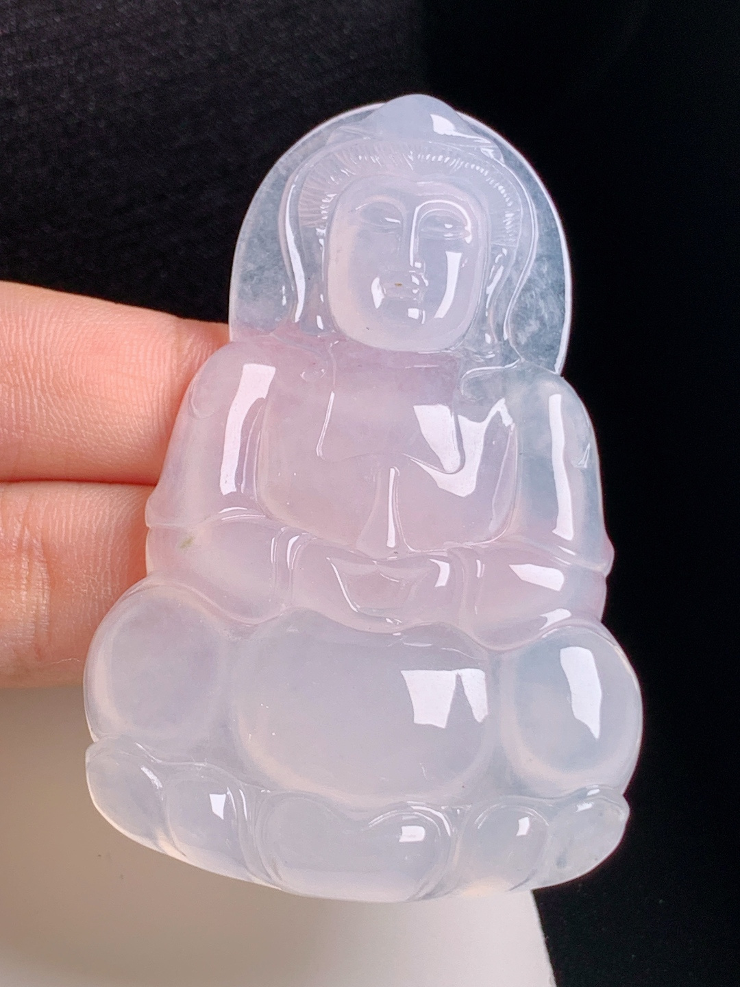 高冰观音，冰透纯净，雕工端庄，护佑平安
