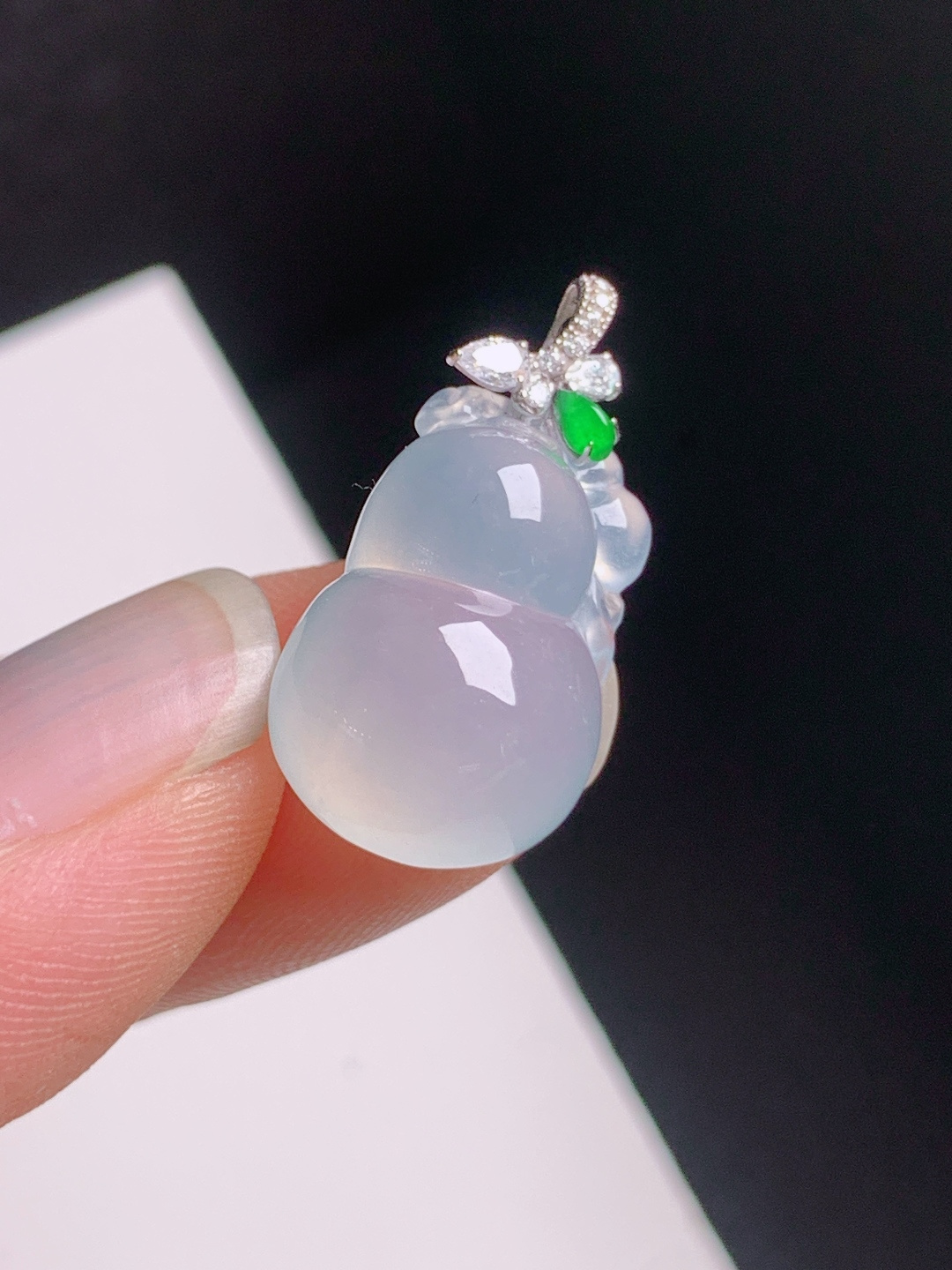 高冰葫芦吊坠，莹润透亮，造型饱满，福禄相伴，裸石18.3-11.8-7.723.1