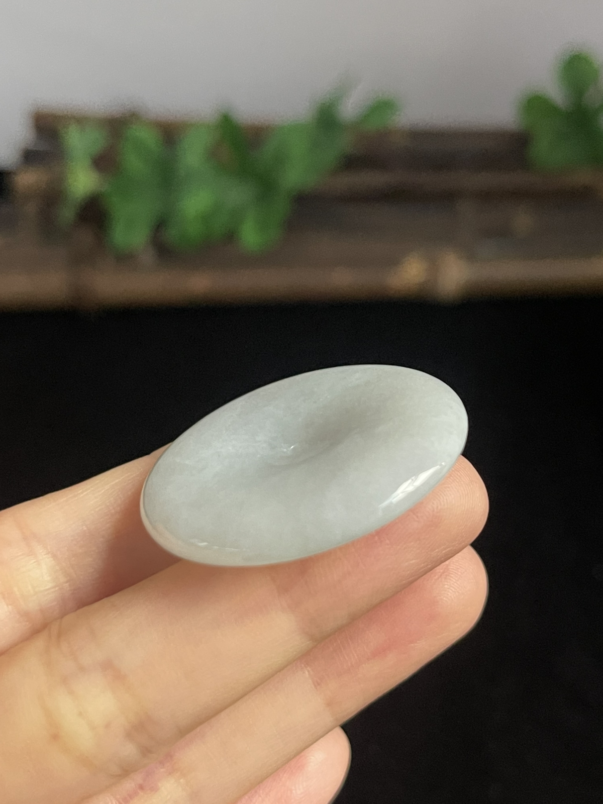 翡翠糯化种白色平安扣