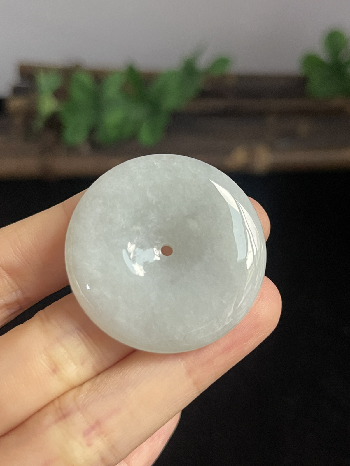 翡翠糯化种白色平安扣