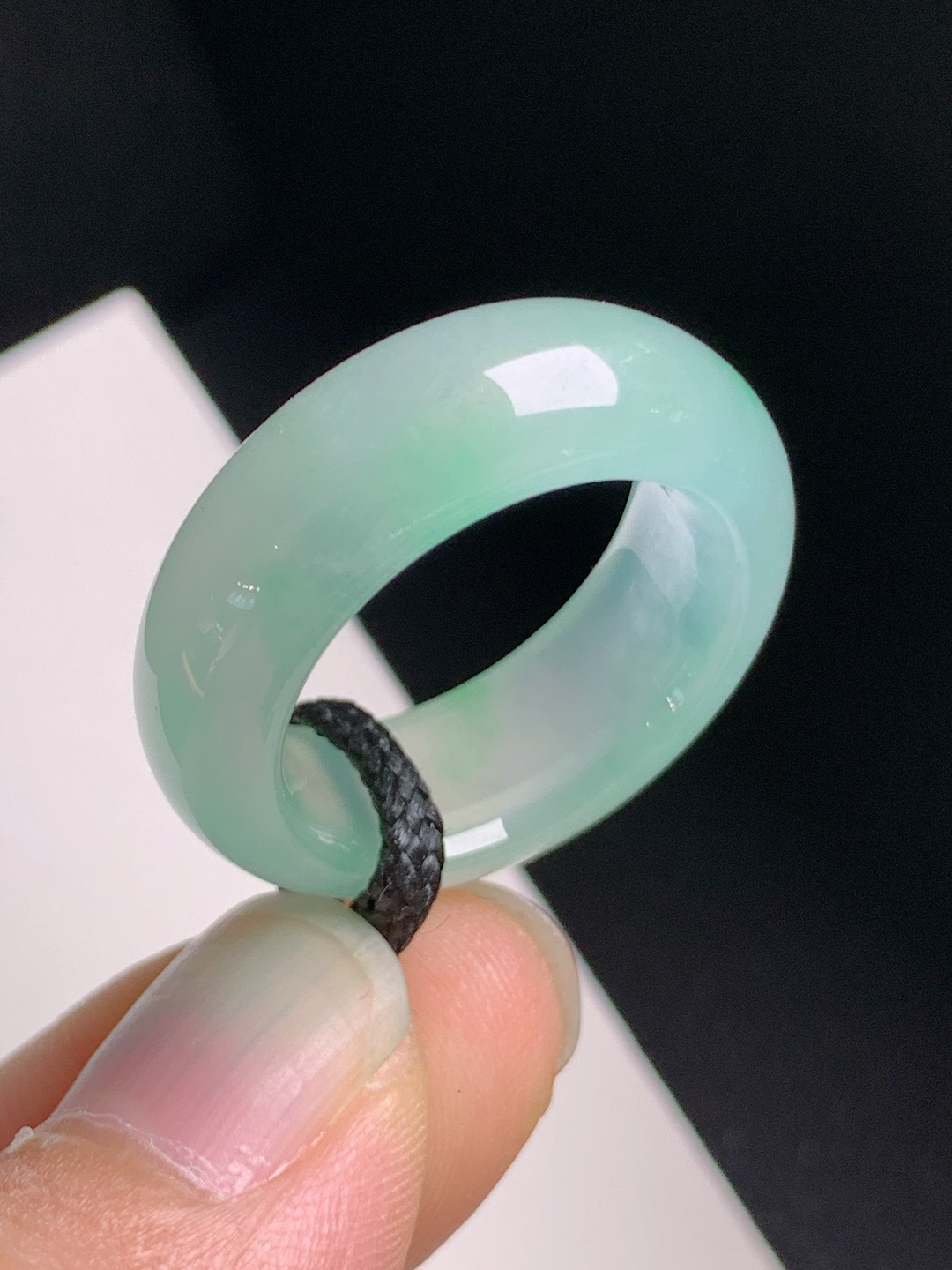 冰种飘绿指环，清透起胶，水润柔和，简约大气