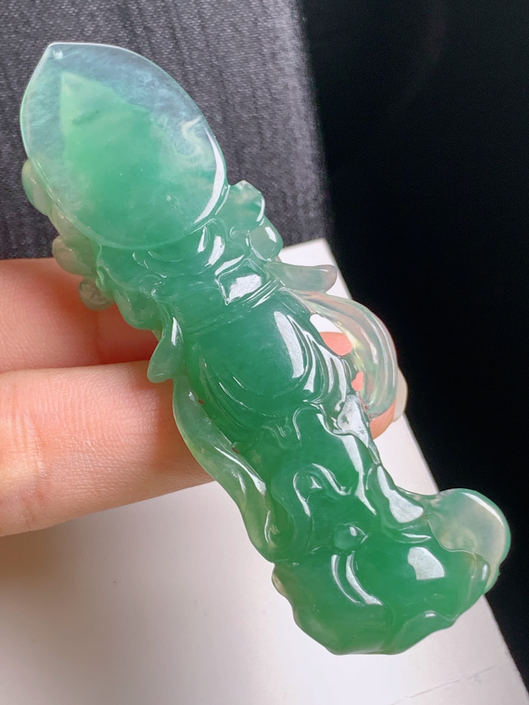 满绿站观音，水头十足，雕工精湛，吉祥护佑