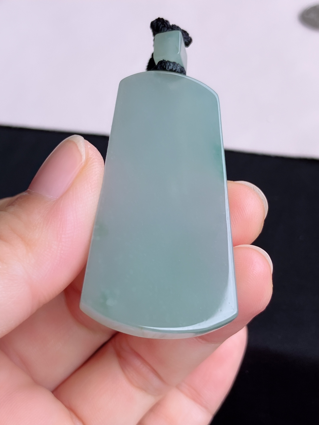 底色平安牌，简约时尚，尺寸52.3/26.8/5.6/自然光实拍