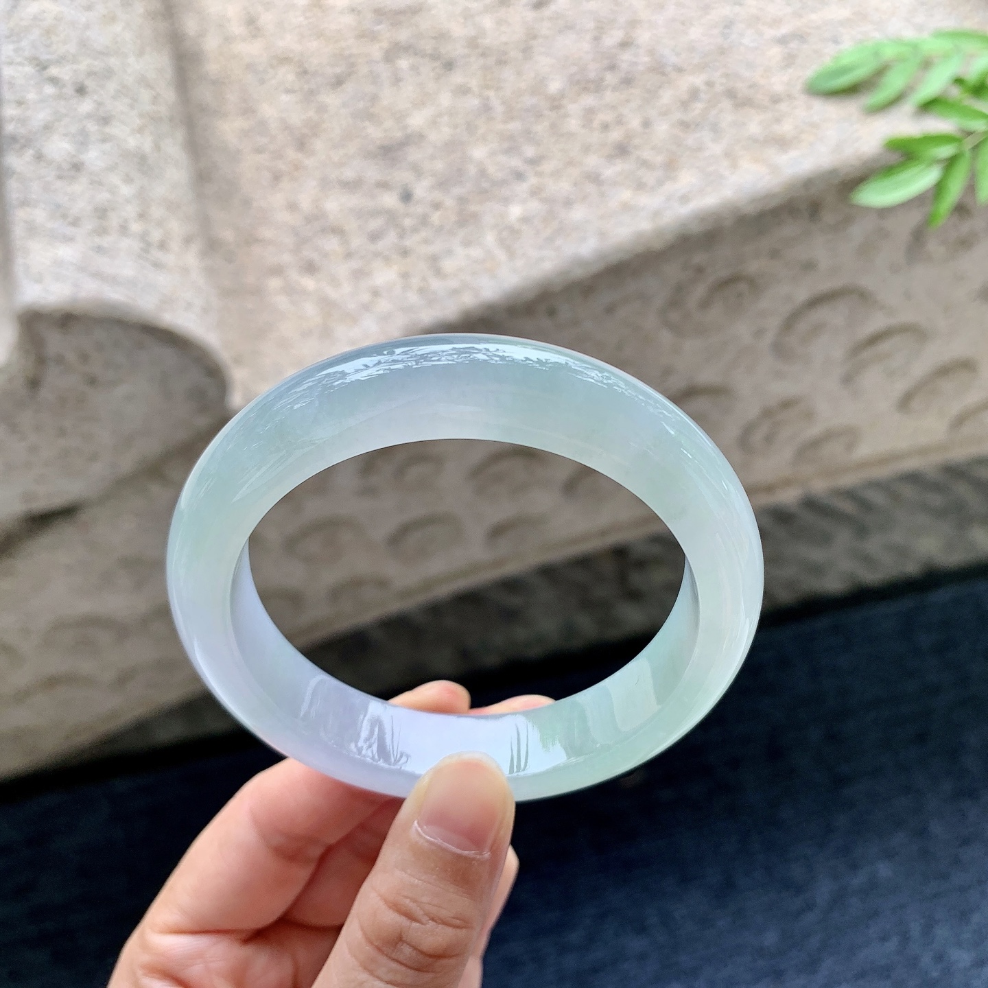 正圈57 58，圈口58.7/13.3/9.1，编码G9082931，糯冰春彩，水润，种老，细腻，无裂