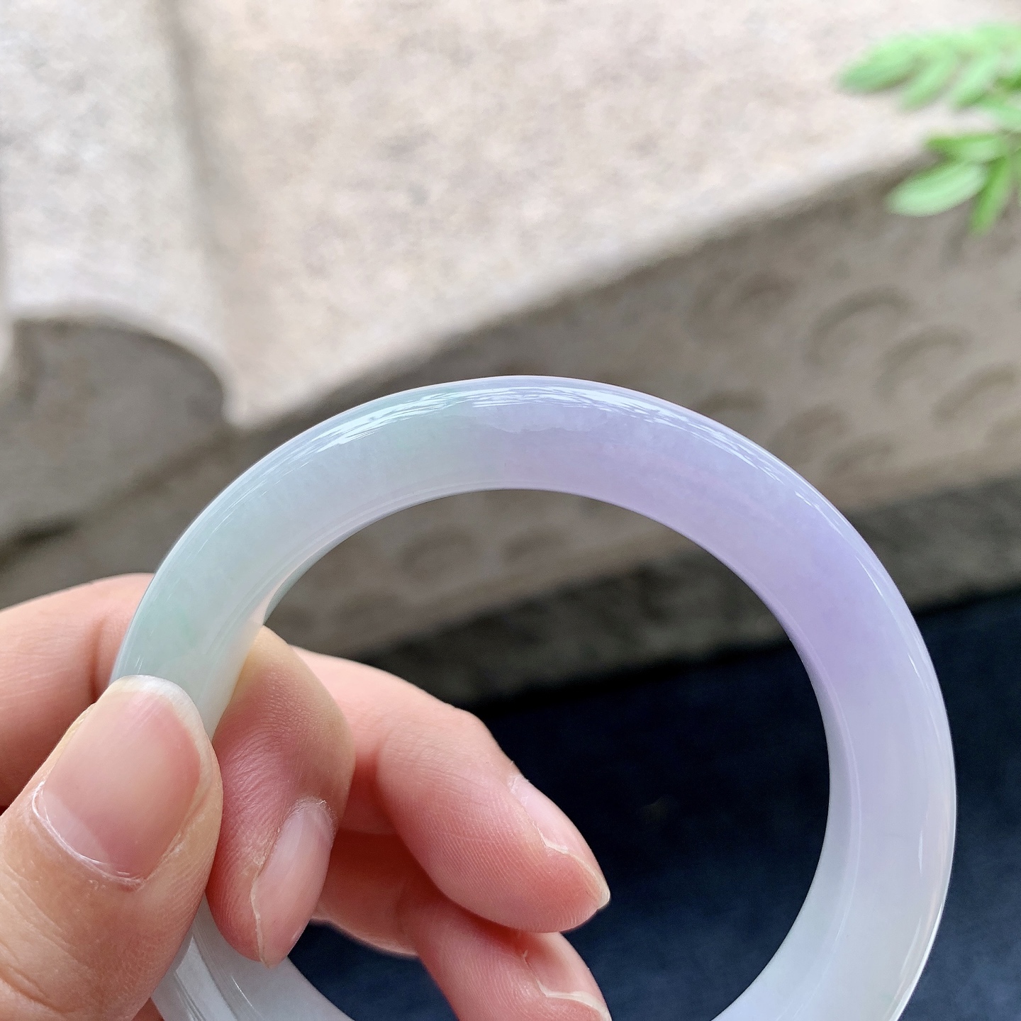 正圈50 51,圈口51/10.2/9.2,编码G7082926,描述春彩，水润，种老，细腻，打灯有纹线