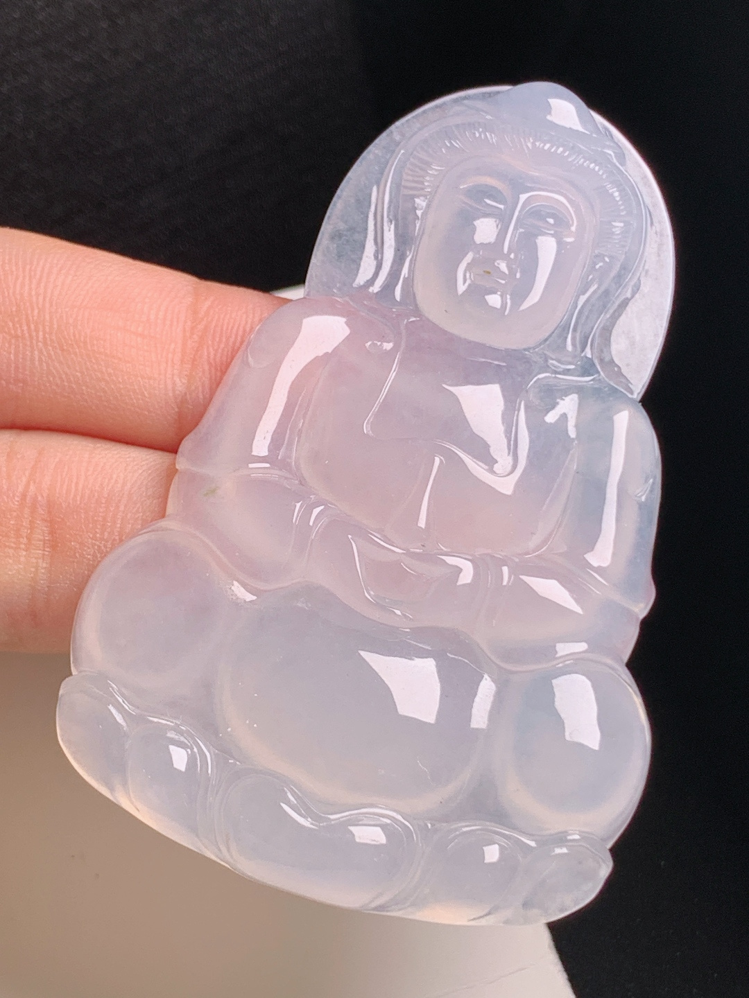 高冰观音，冰透纯净，雕工端庄，护佑平安