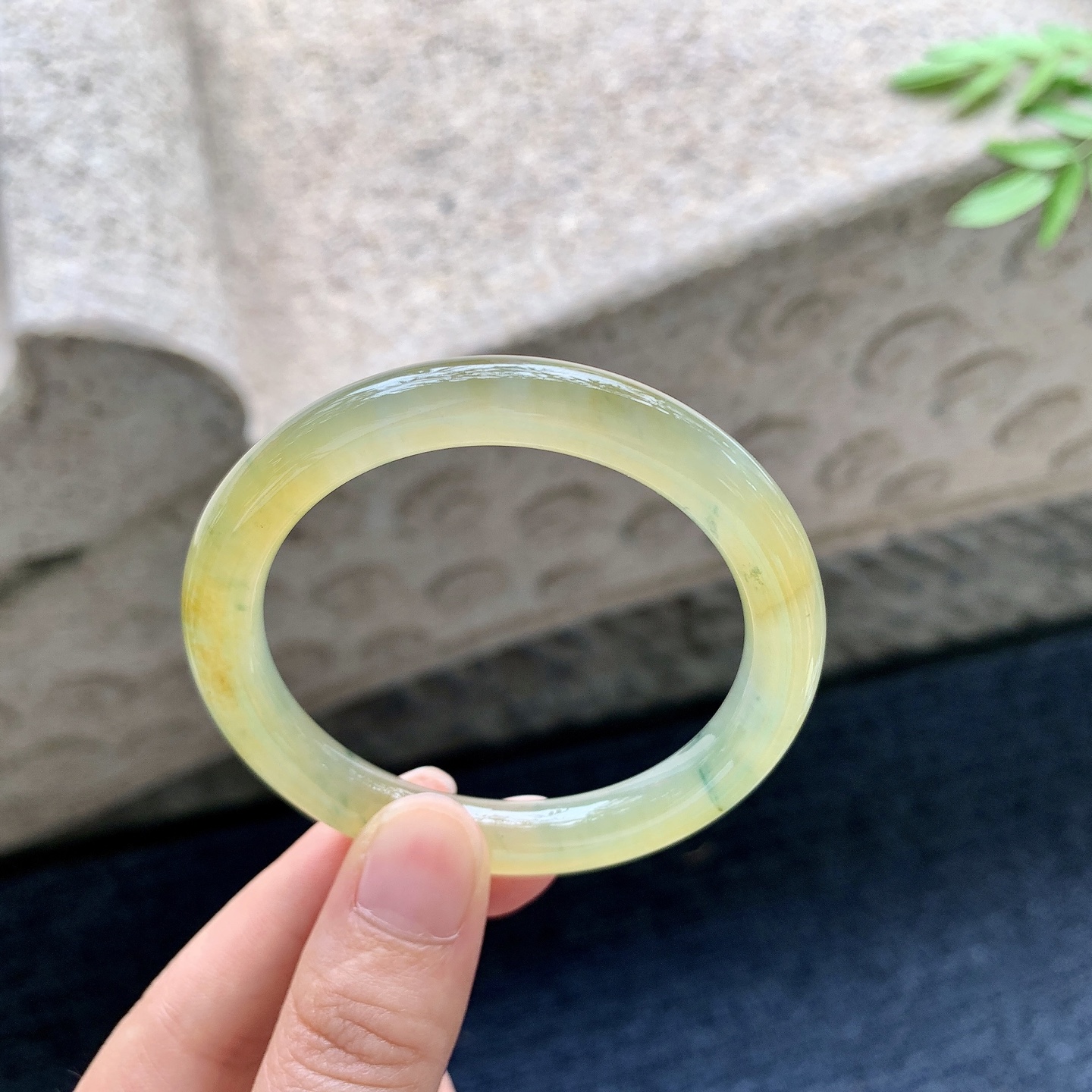圆条49 50,圈口50.1/8/8,编码DZ082901,冰糯黄翡，水润，种老，细腻，无裂