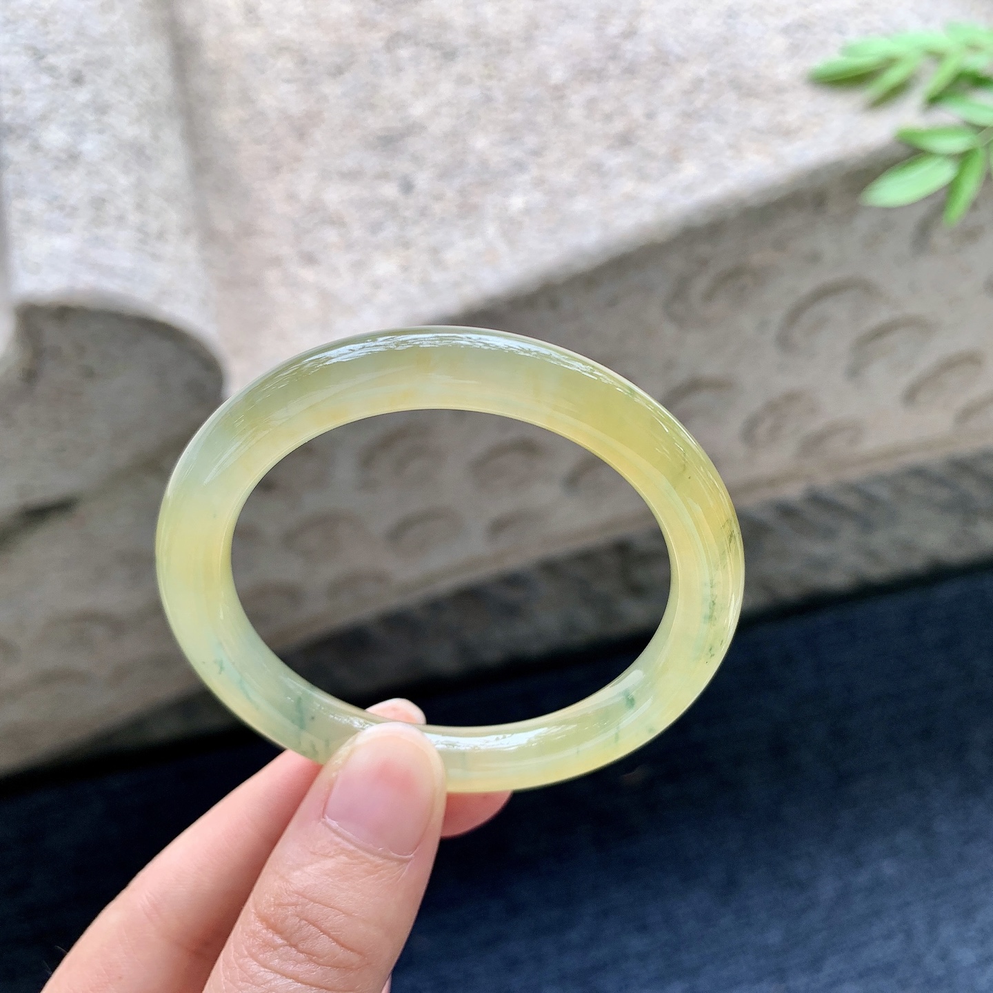 圆条49 50,圈口50.1/8/8,编码DZ082901,冰糯黄翡，水润，种老，细腻，无裂