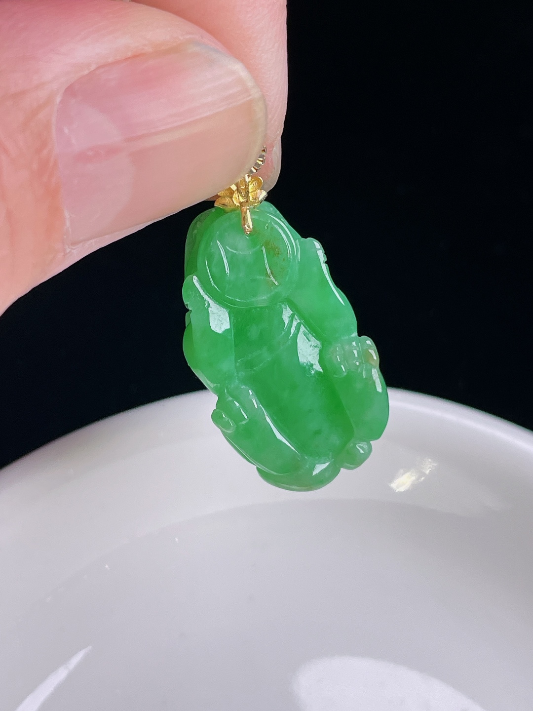 阳绿貔貅，18k镶嵌，老种起光，细底通透，尺寸：28.2裸石25.2/14.6/7.5mm0828