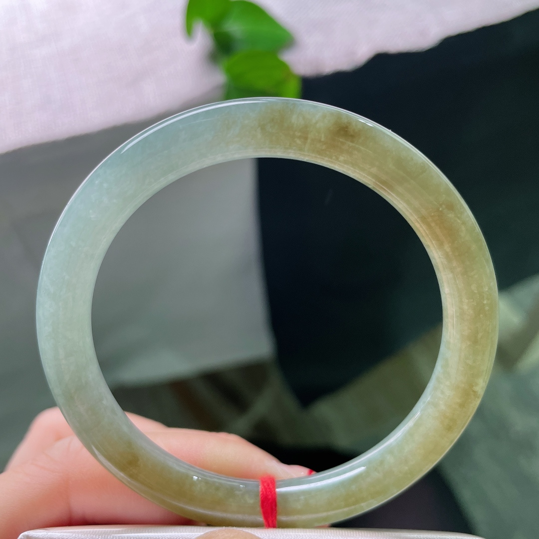 冰黄圆条，水润，细腻，优雅，甜美，大气，耐看，55876a